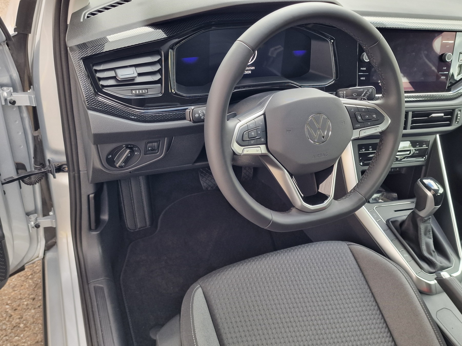 VW Taigo 1.0 TSI Life DSG-image-8