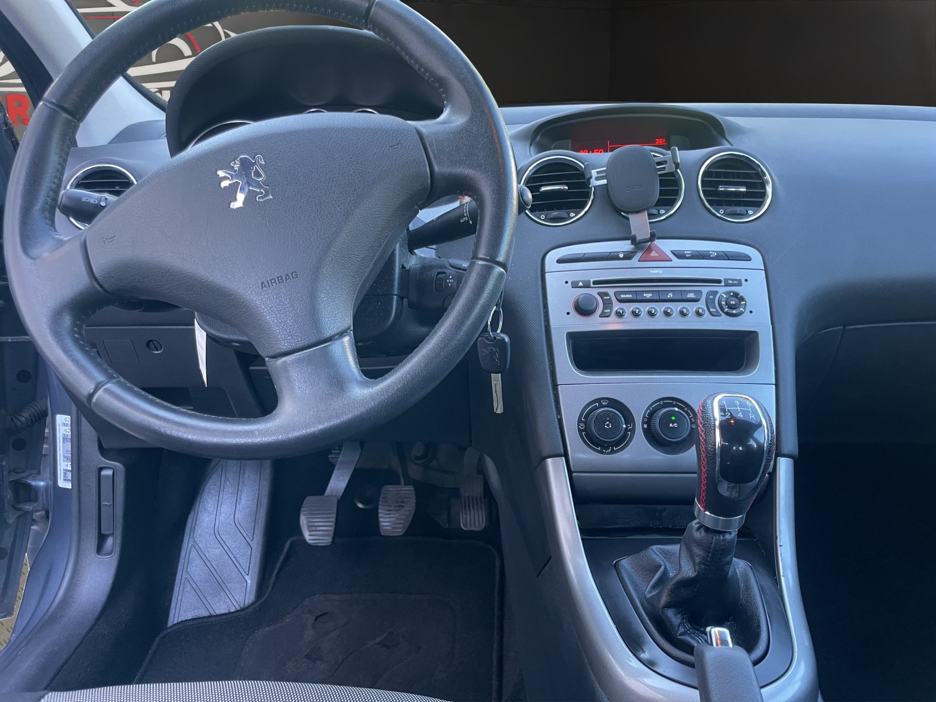 PEUGEOT 308 1.6 16V VTI Sport-image-11