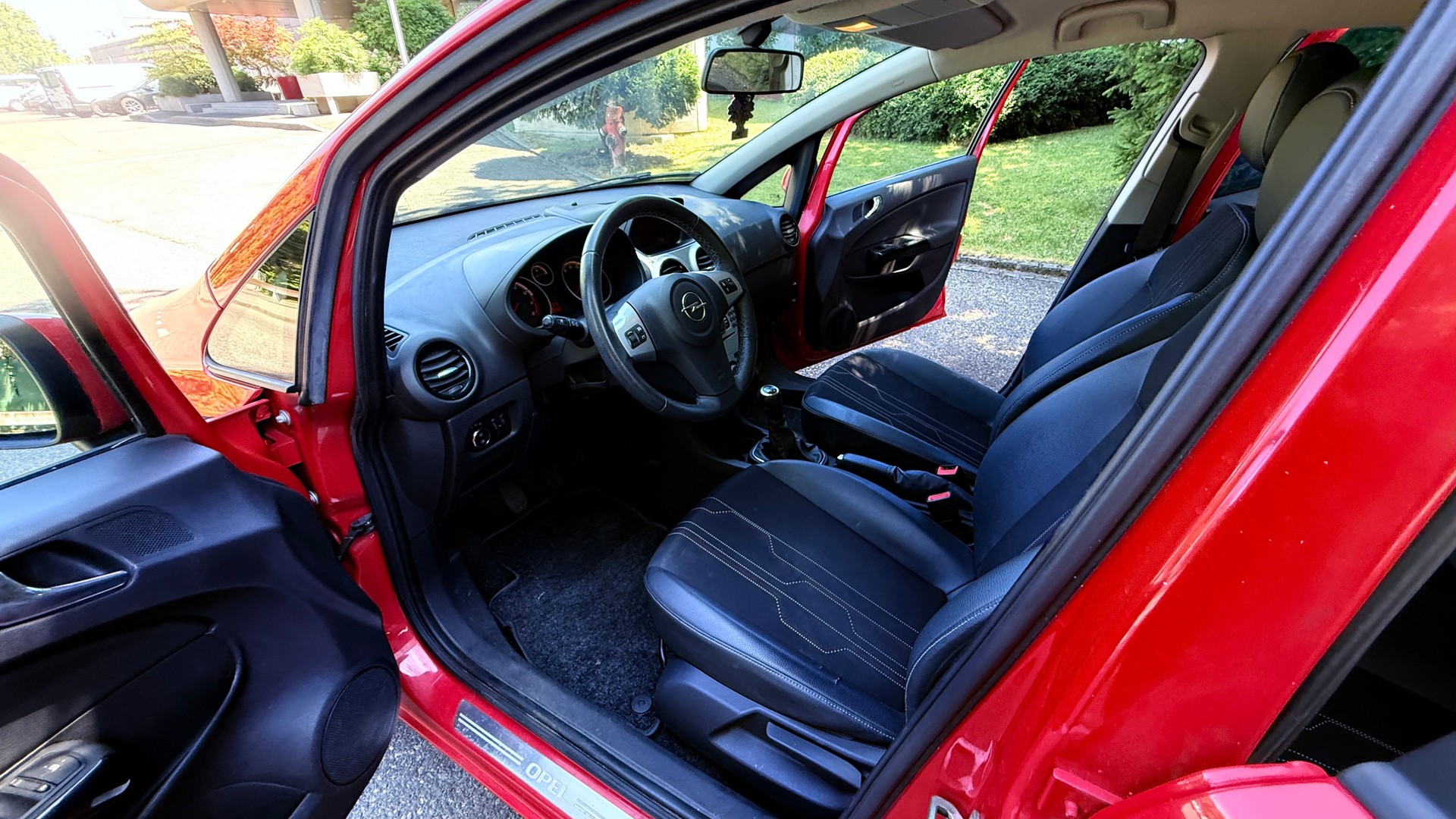 OPEL Corsa 1.4 TP Color Edition-image-9