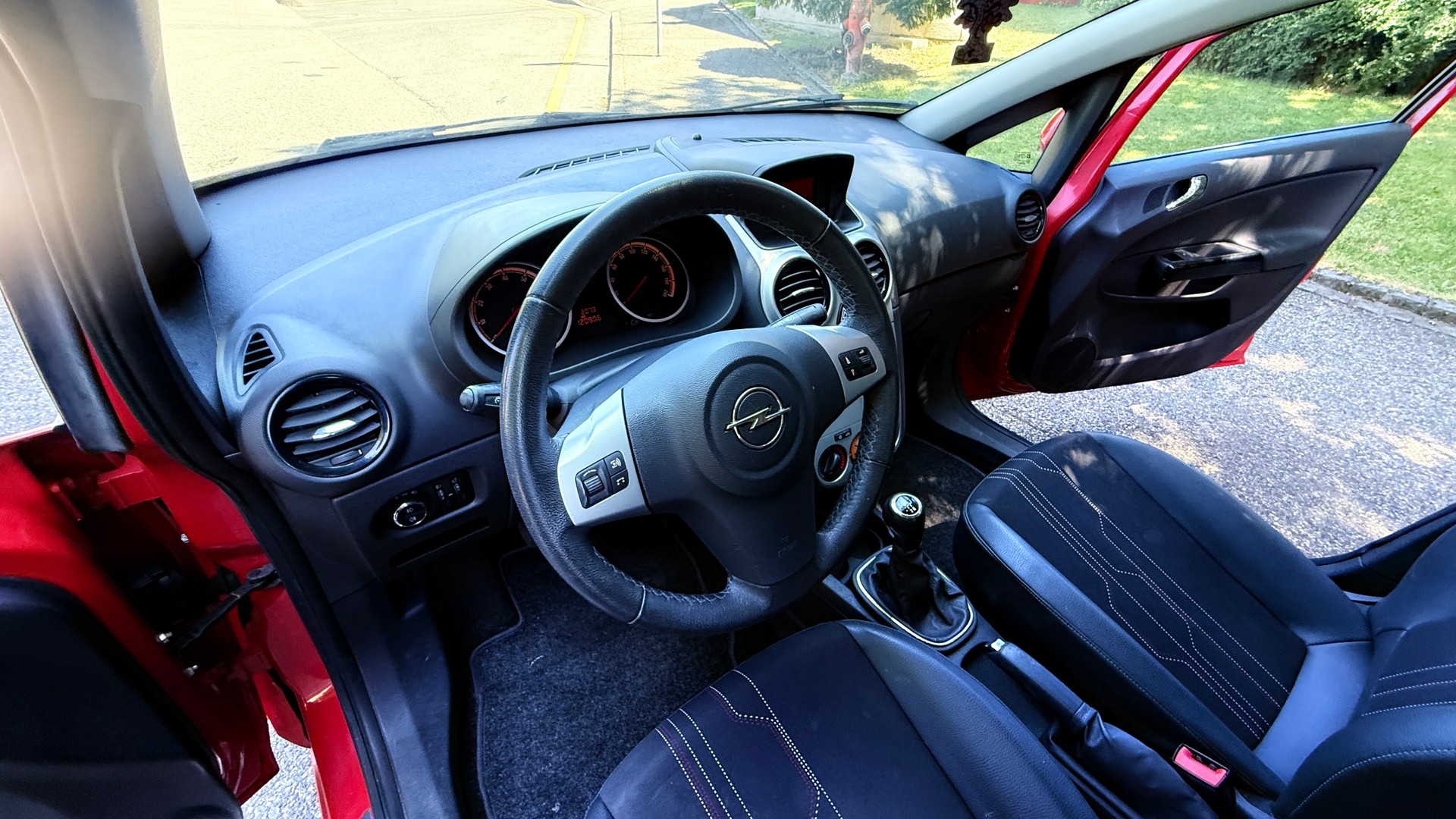 OPEL Corsa 1.4 TP Color Edition-image-10