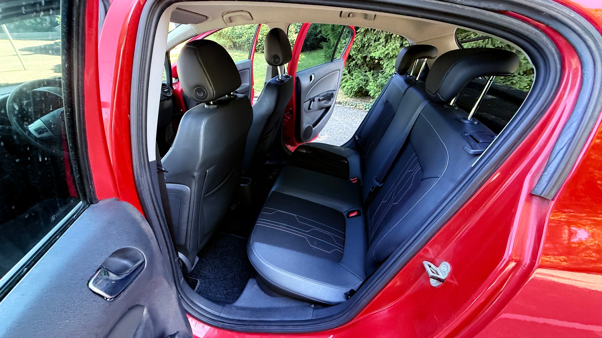 OPEL Corsa 1.4 TP Color Edition-image-11