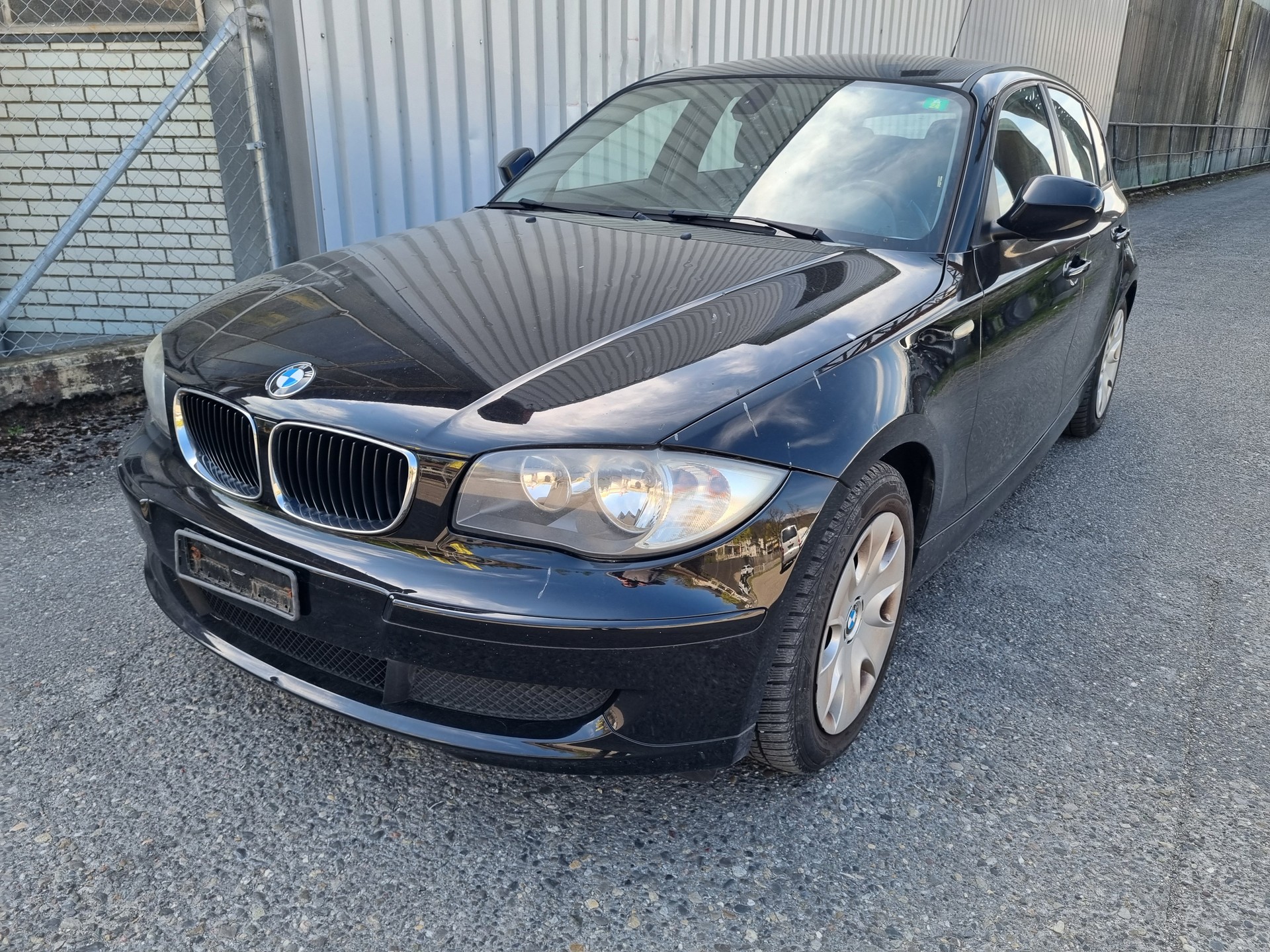 BMW 116i-image-1