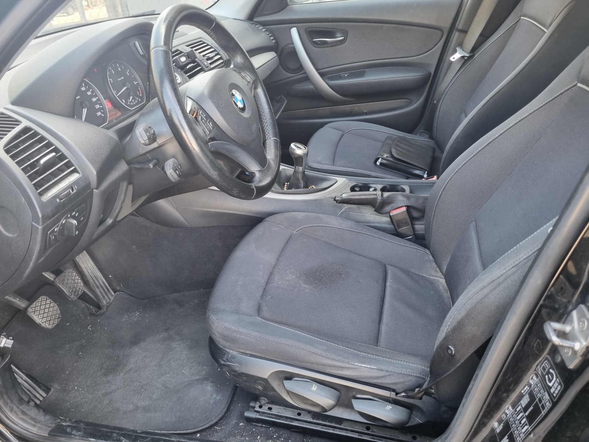 BMW 116i-image-6