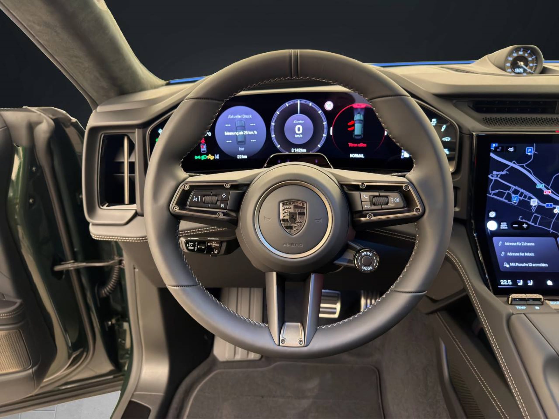 PORSCHE Cayenne Turbo Electric-image-12
