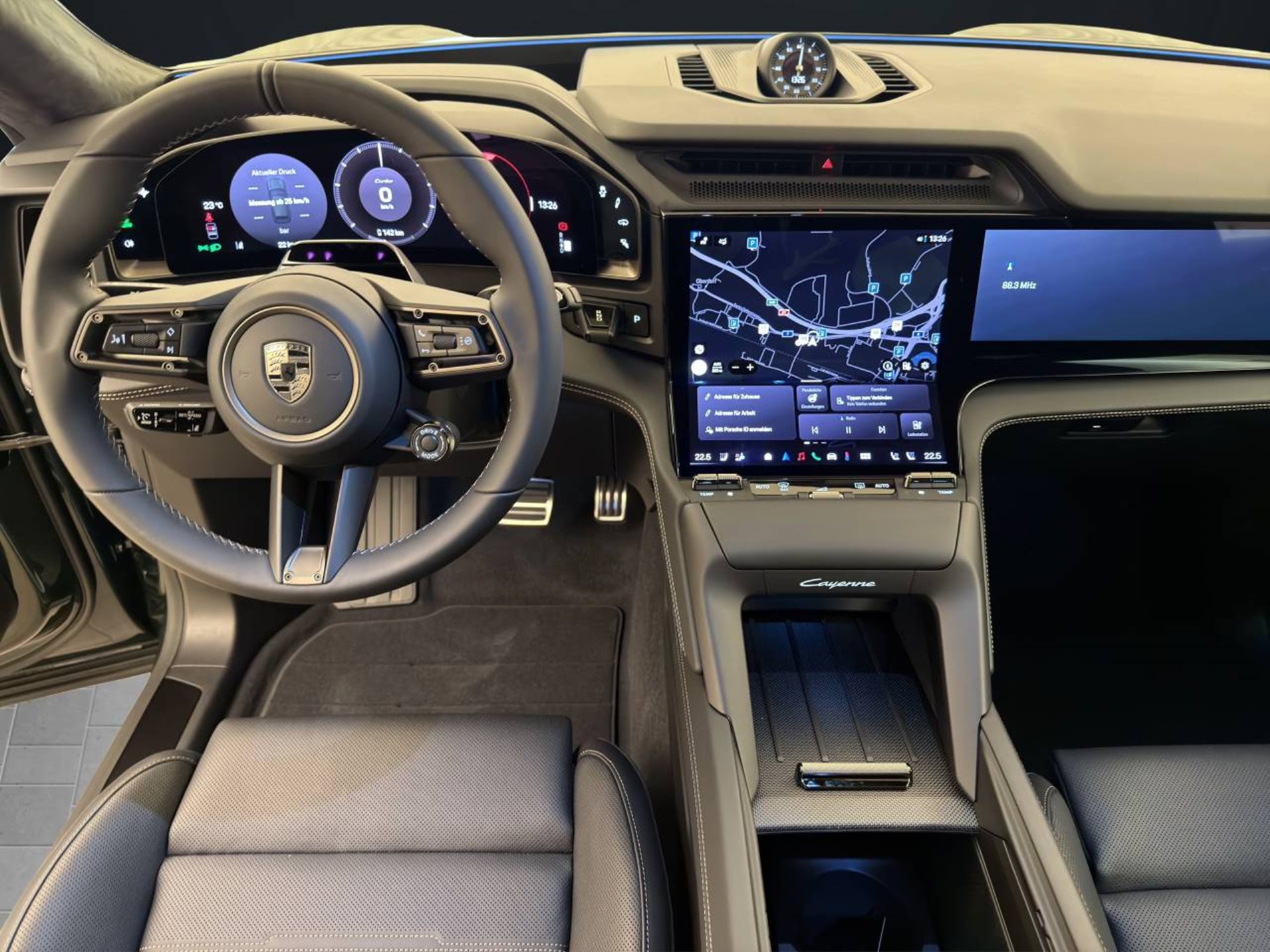 PORSCHE Cayenne Turbo Electric-image-14