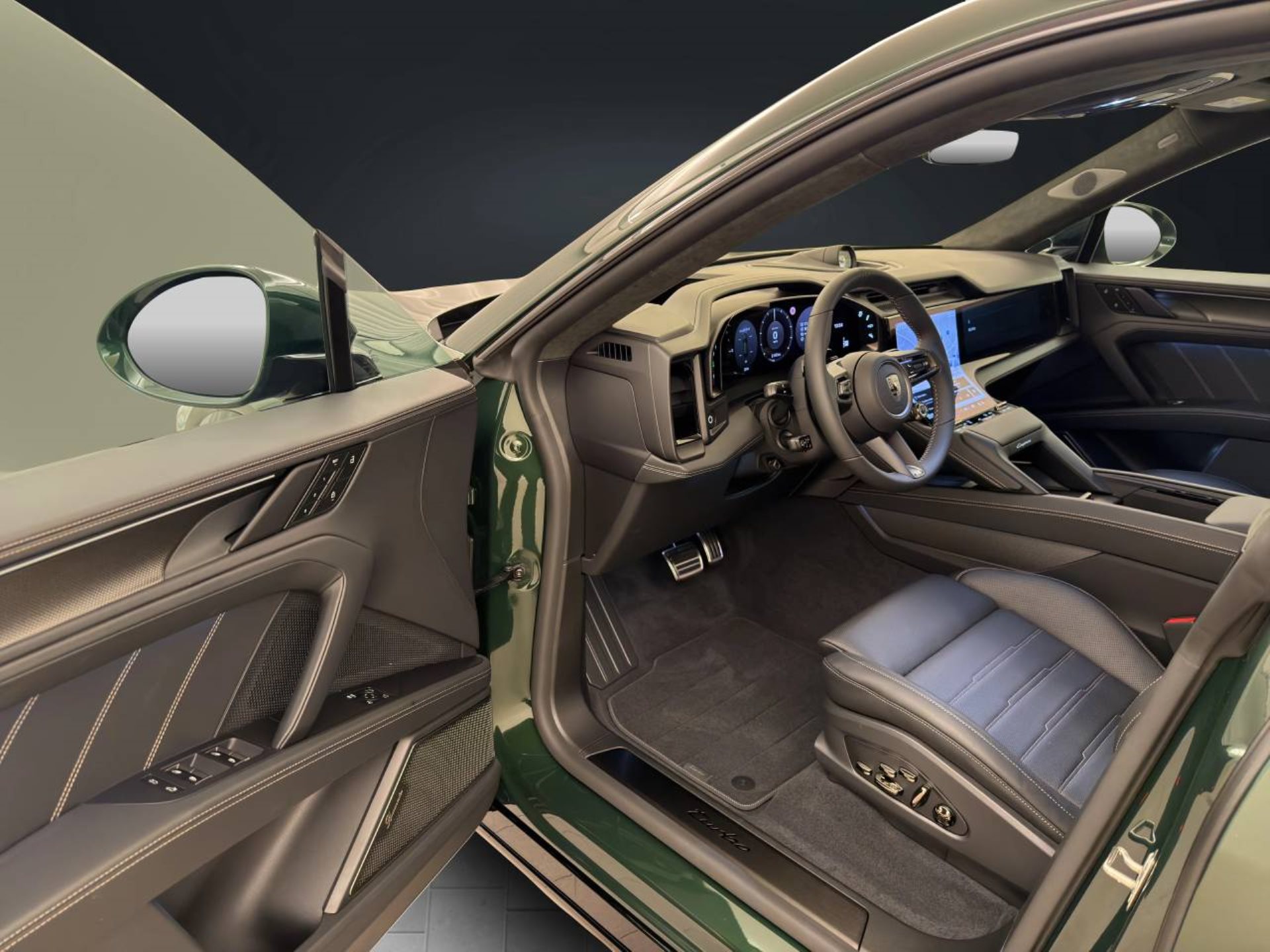PORSCHE Cayenne Turbo Electric-image-3