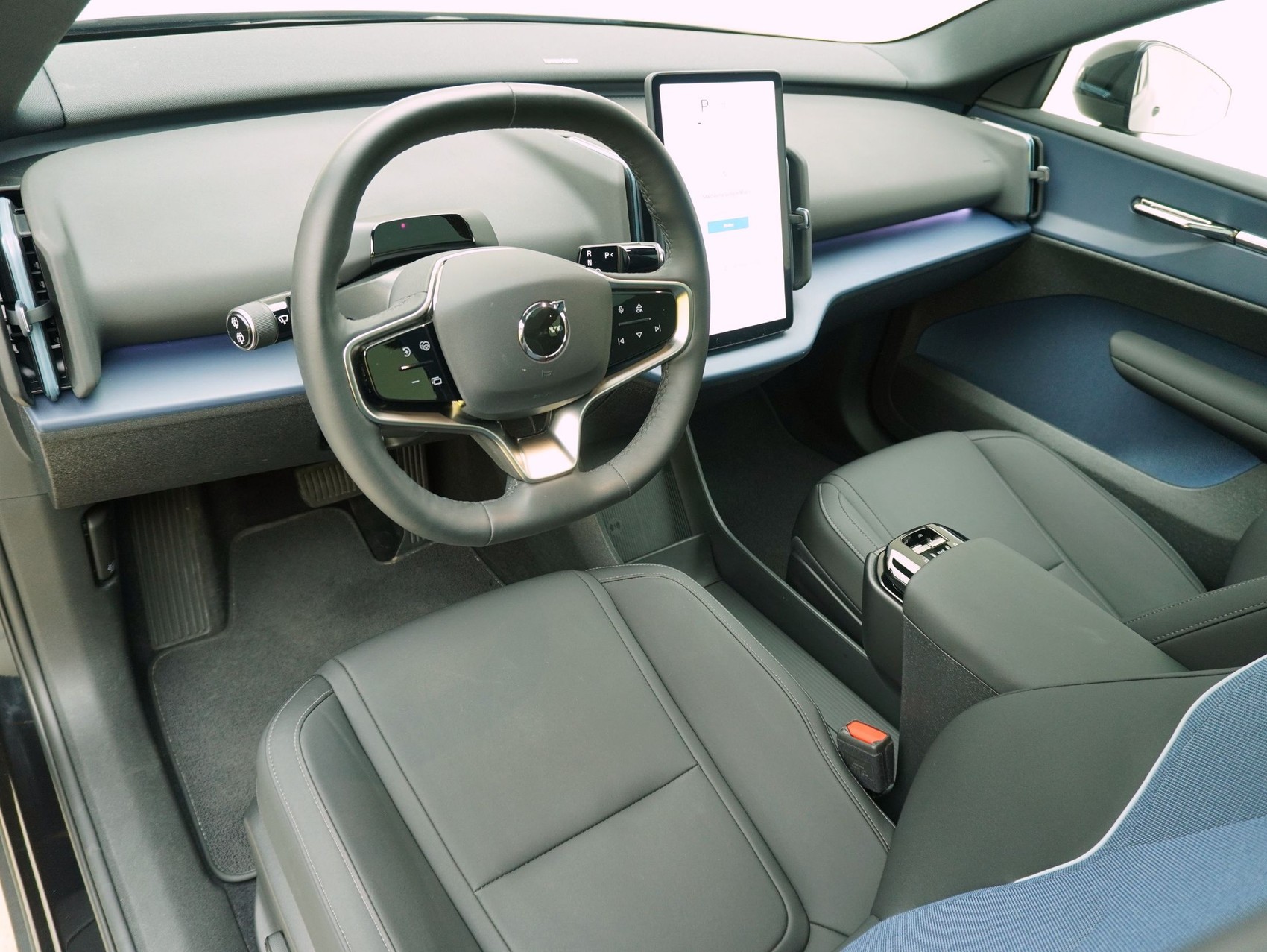 VOLVO EX30 E60 Twin Ultra Performance AWD-image-9