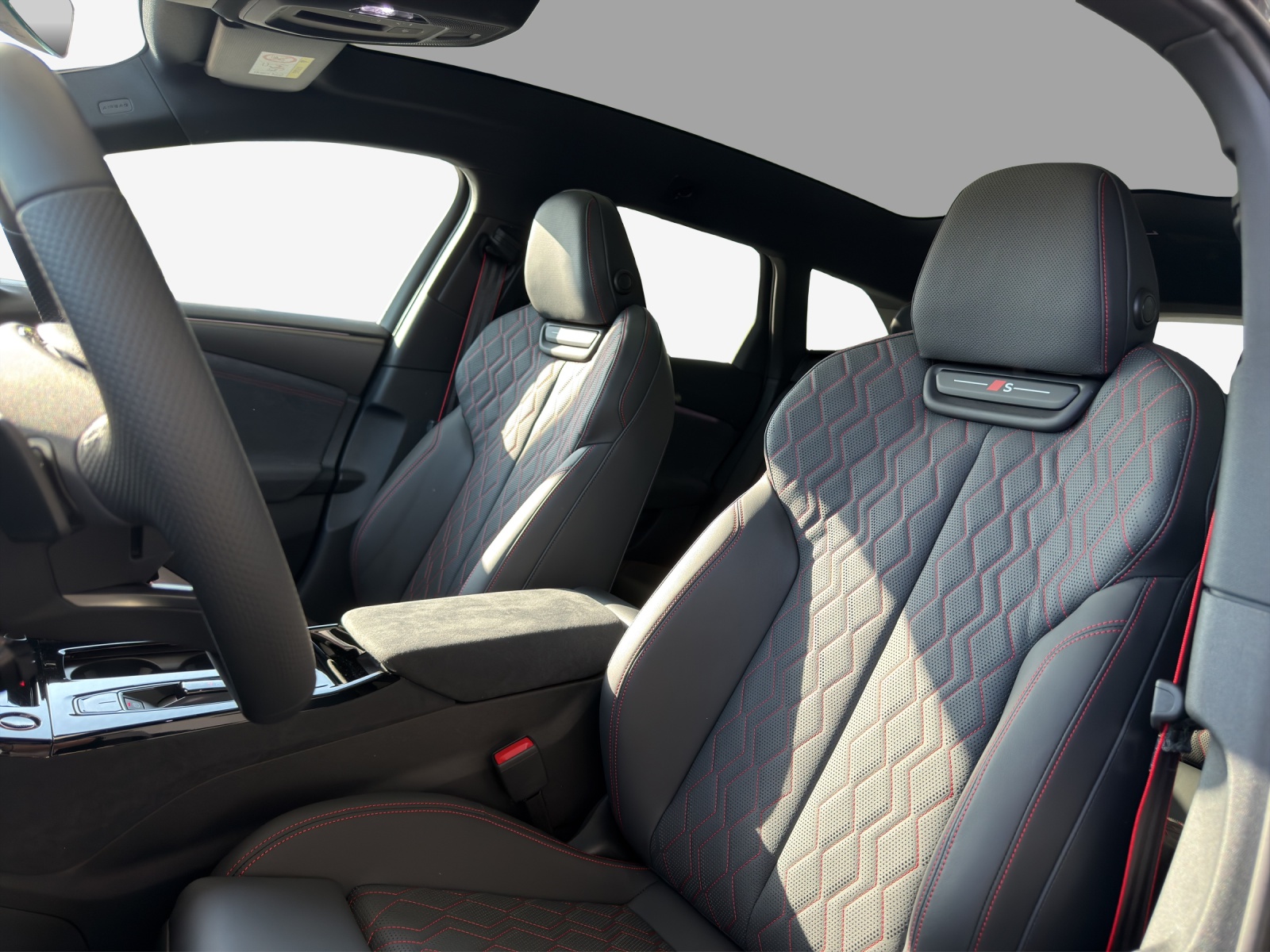 AUDI S6 Avant e-tron quattro-image-14