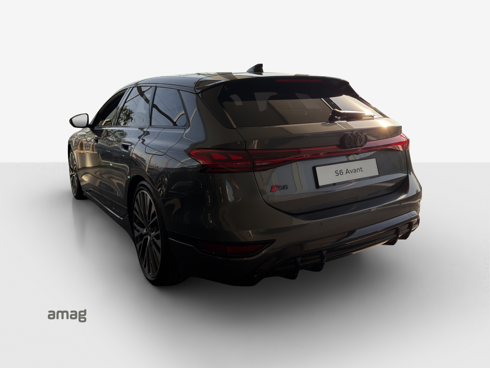AUDI S6 Avant e-tron quattro-image-2