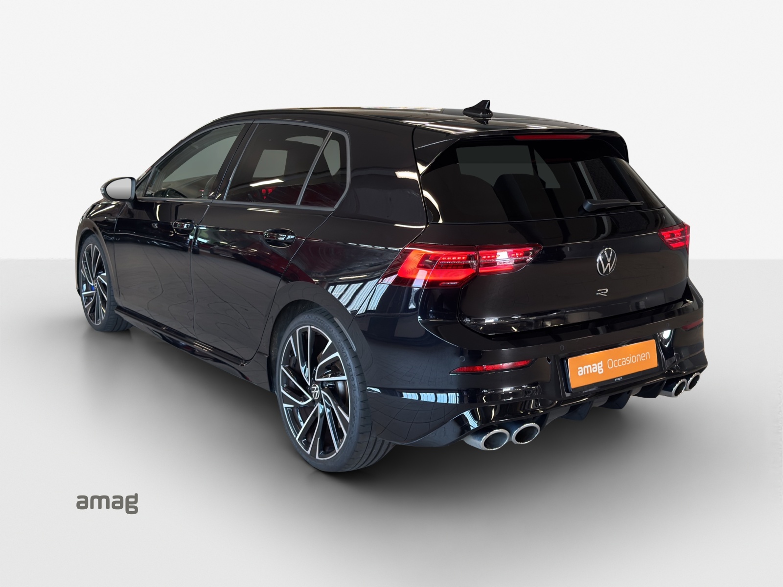 VW Golf 2.0 TSI R DSG 4Motion-image-2