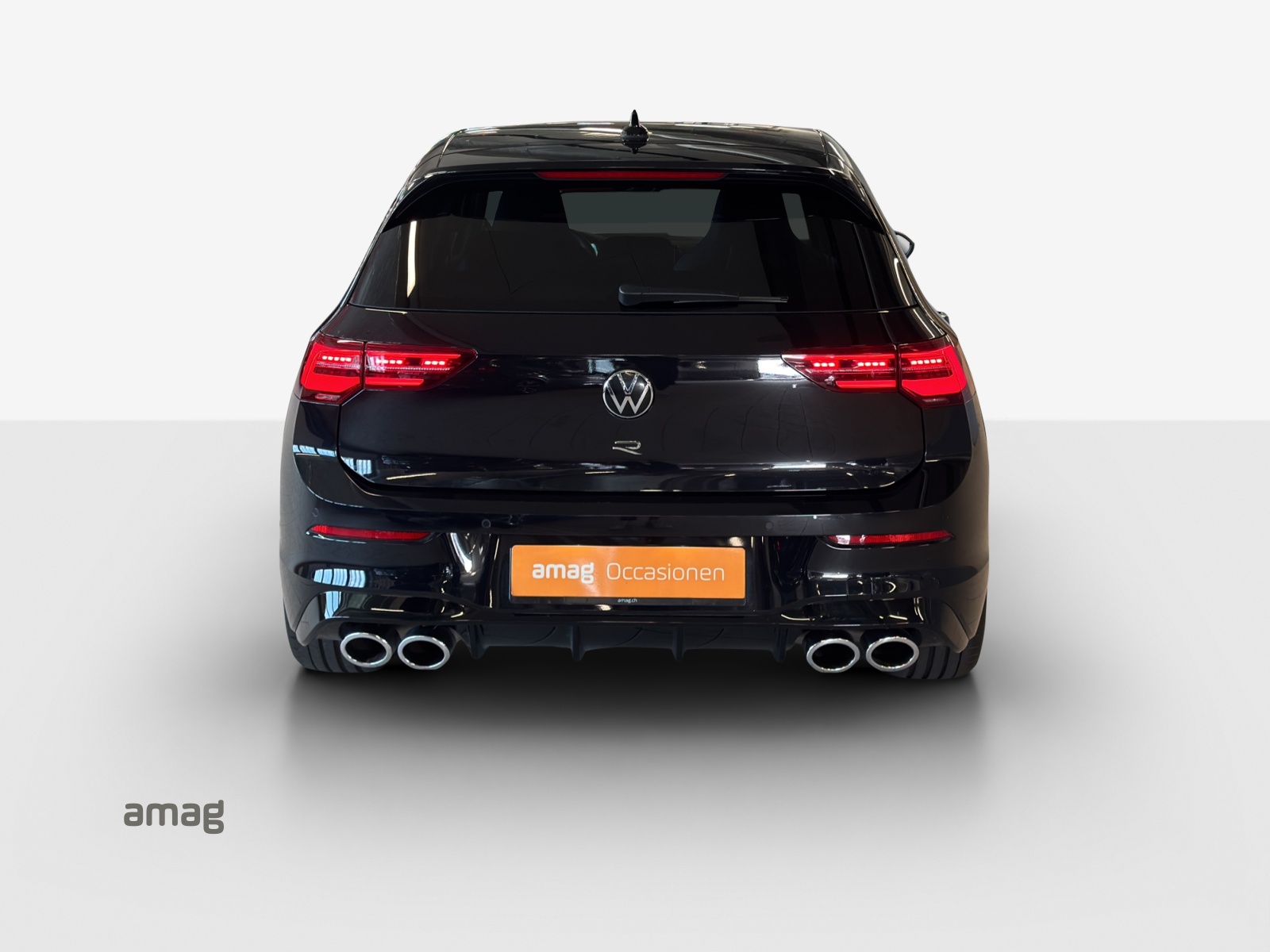 VW Golf 2.0 TSI R DSG 4Motion-image-3