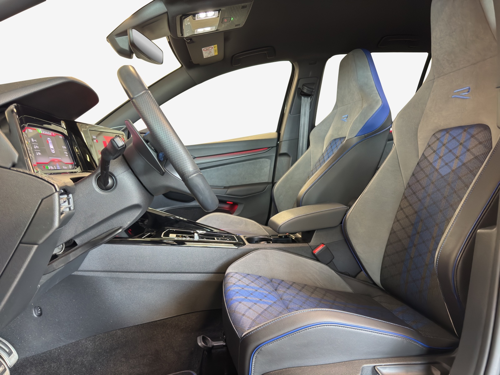 VW Golf 2.0 TSI R DSG 4Motion-image-7
