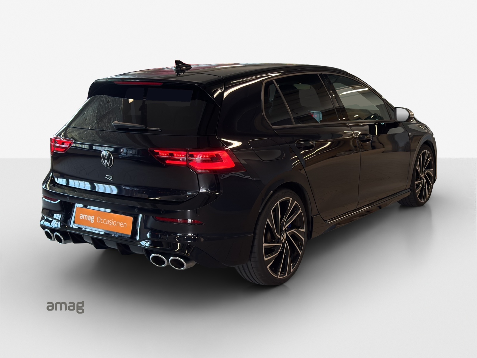VW Golf 2.0 TSI R DSG 4Motion-image-4