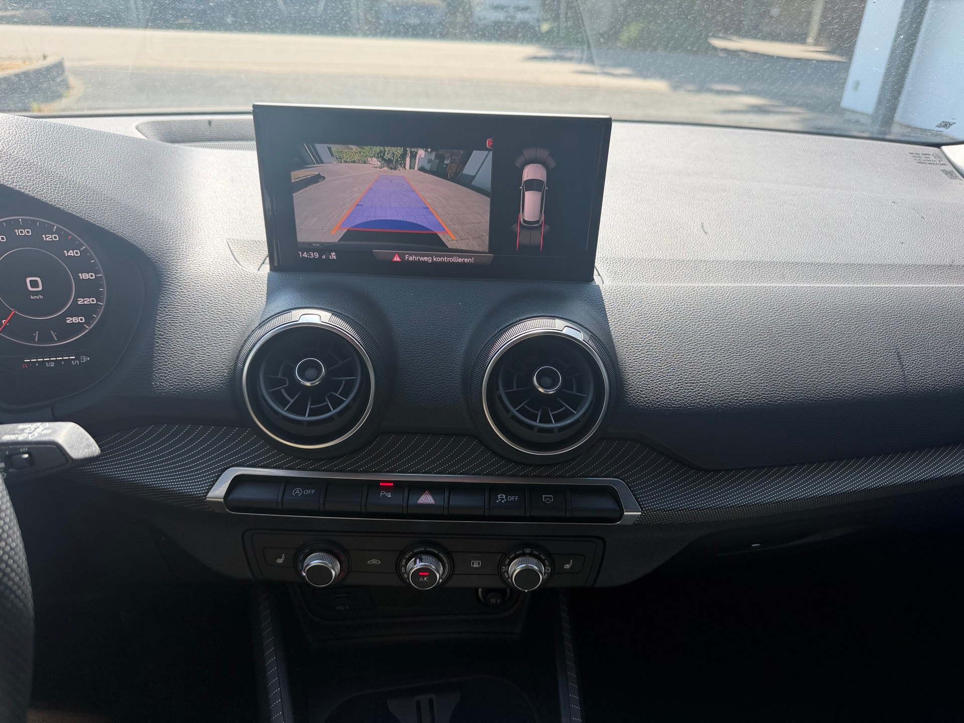 AUDI Q2 35 TFSI Sport S-tronic-image-8