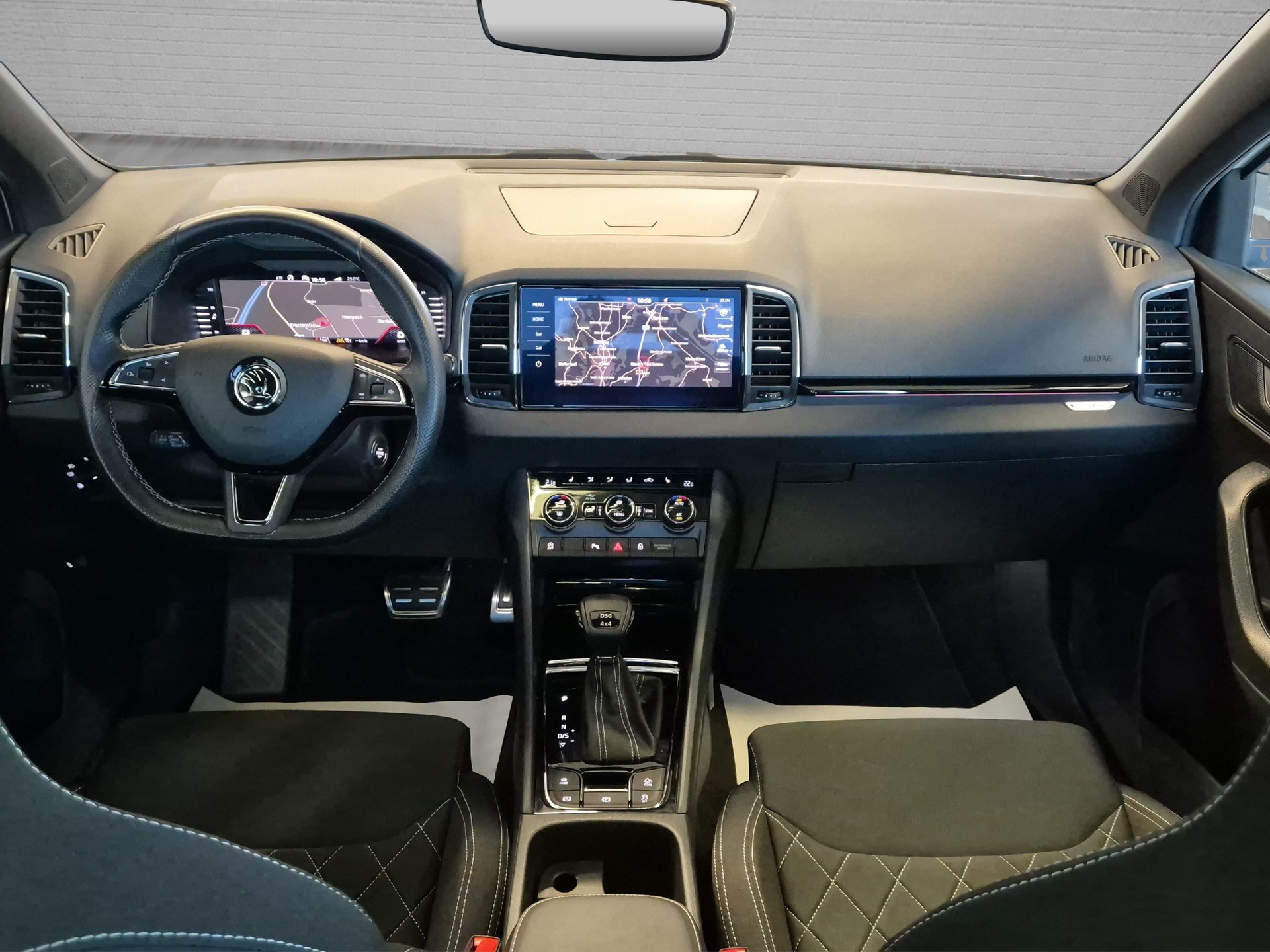SKODA Karoq 2.0 TSI SportLine 4x4 DSG-image-15