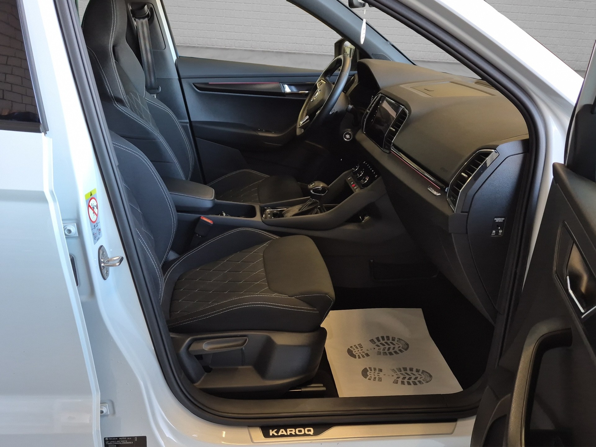 SKODA Karoq 2.0 TSI SportLine 4x4 DSG-image-17