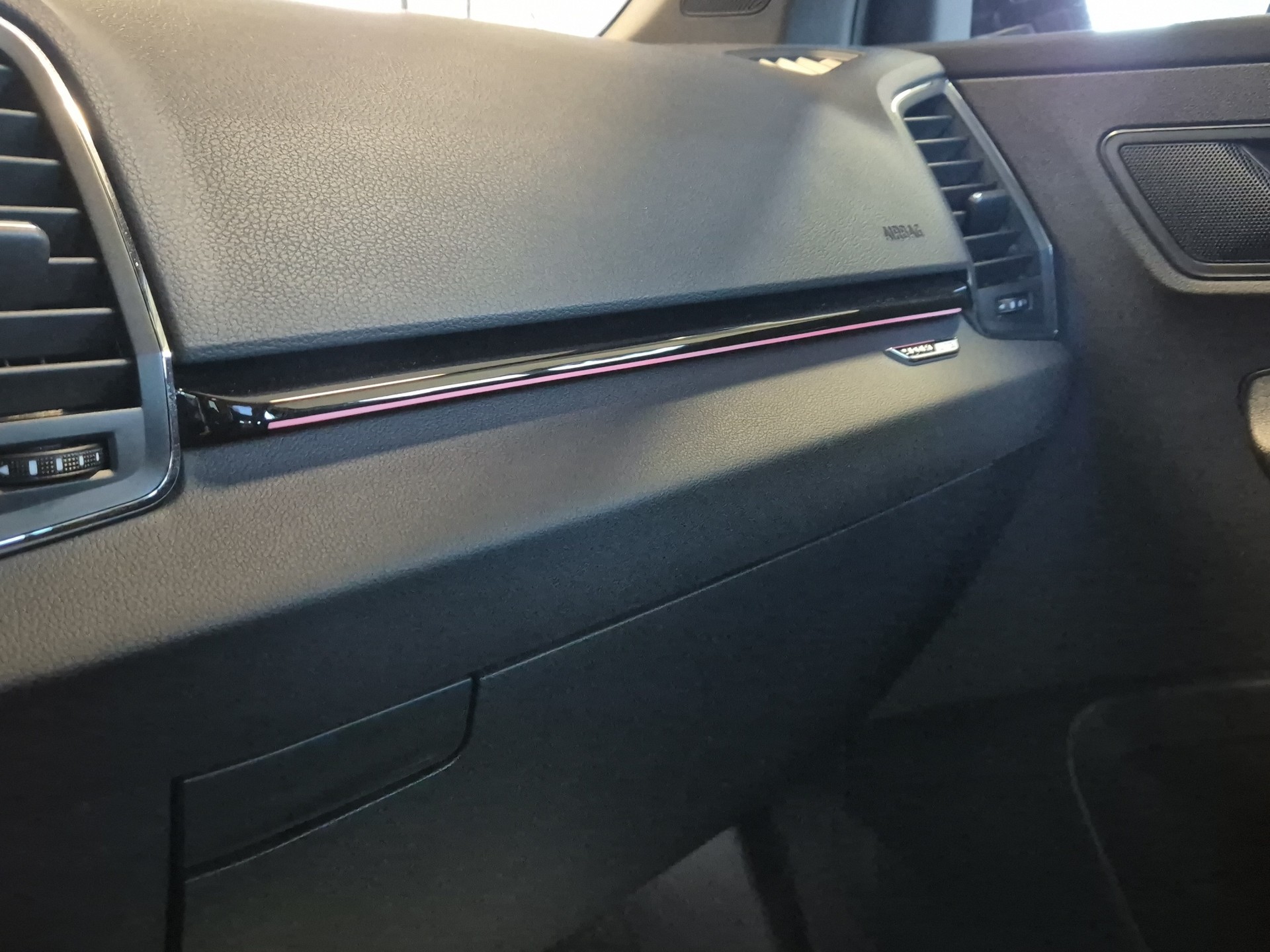 SKODA Karoq 2.0 TSI SportLine 4x4 DSG-image-25