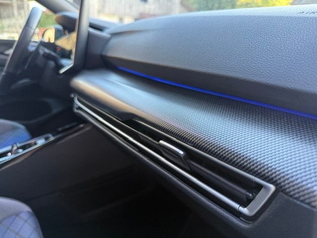 VW 2.0 TSI R Black Edition DSG 4motion-image-5