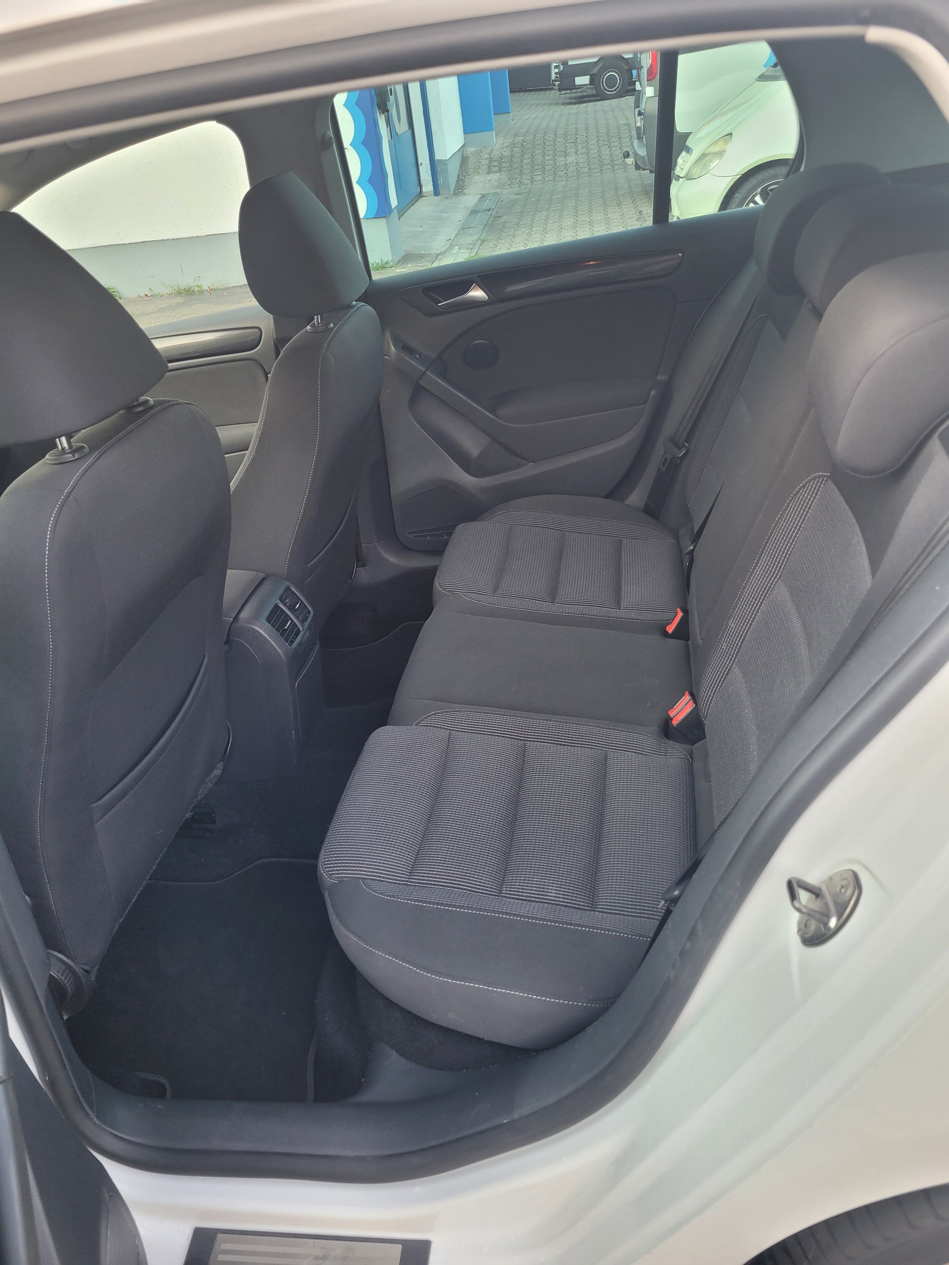 VW Golf 1.4 TSI Team DSG-image-9