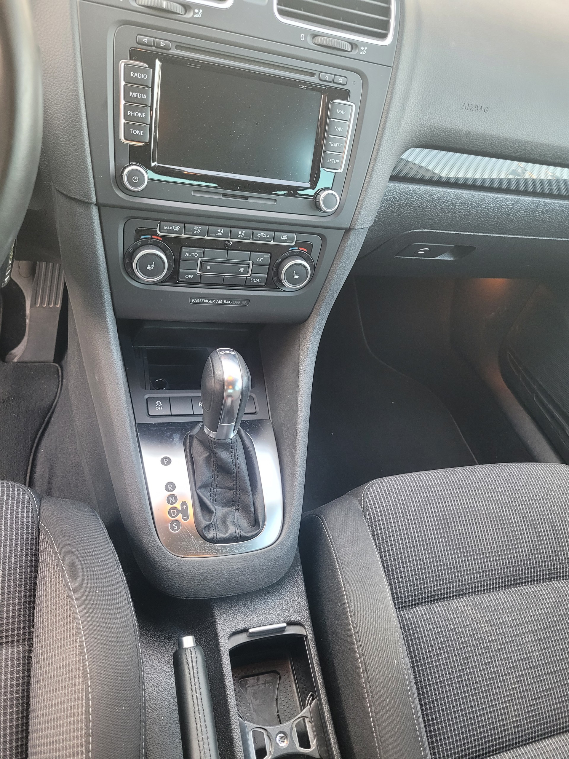 VW Golf 1.4 TSI Team DSG-image-11