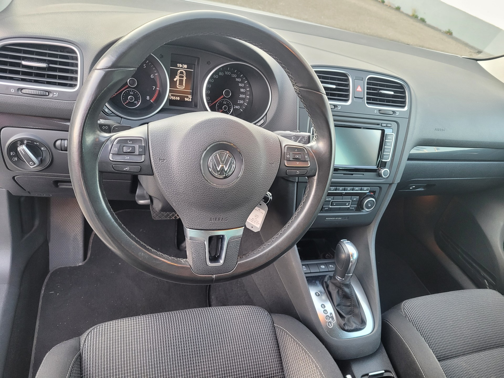 VW Golf 1.4 TSI Team DSG-image-12