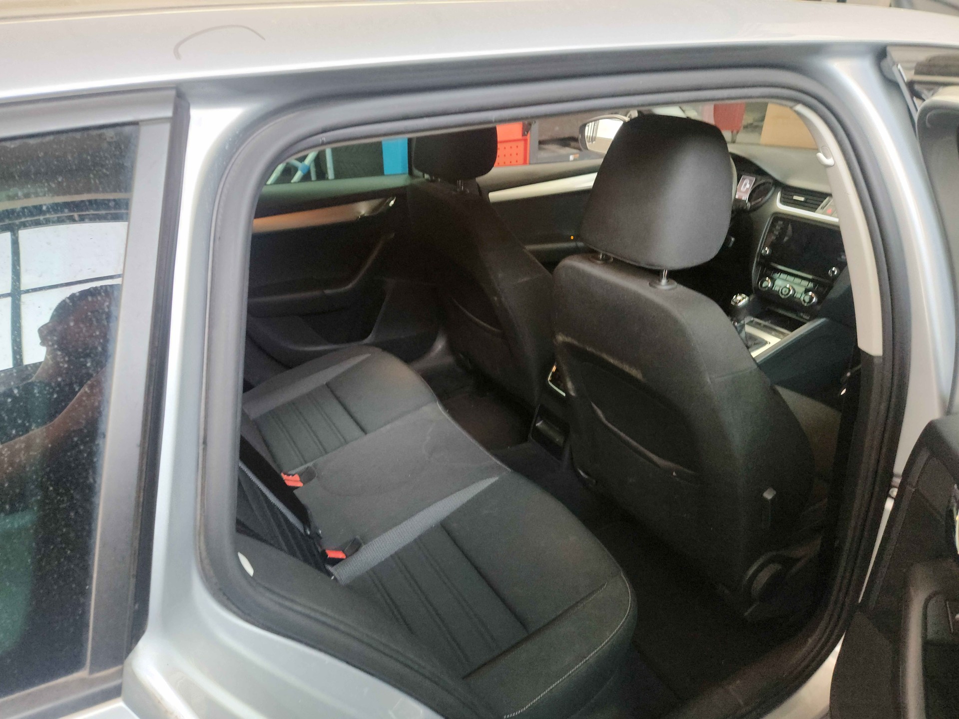 SKODA Octavia Combi 2.0 TDI Ambition 4x4 DSG-image-3