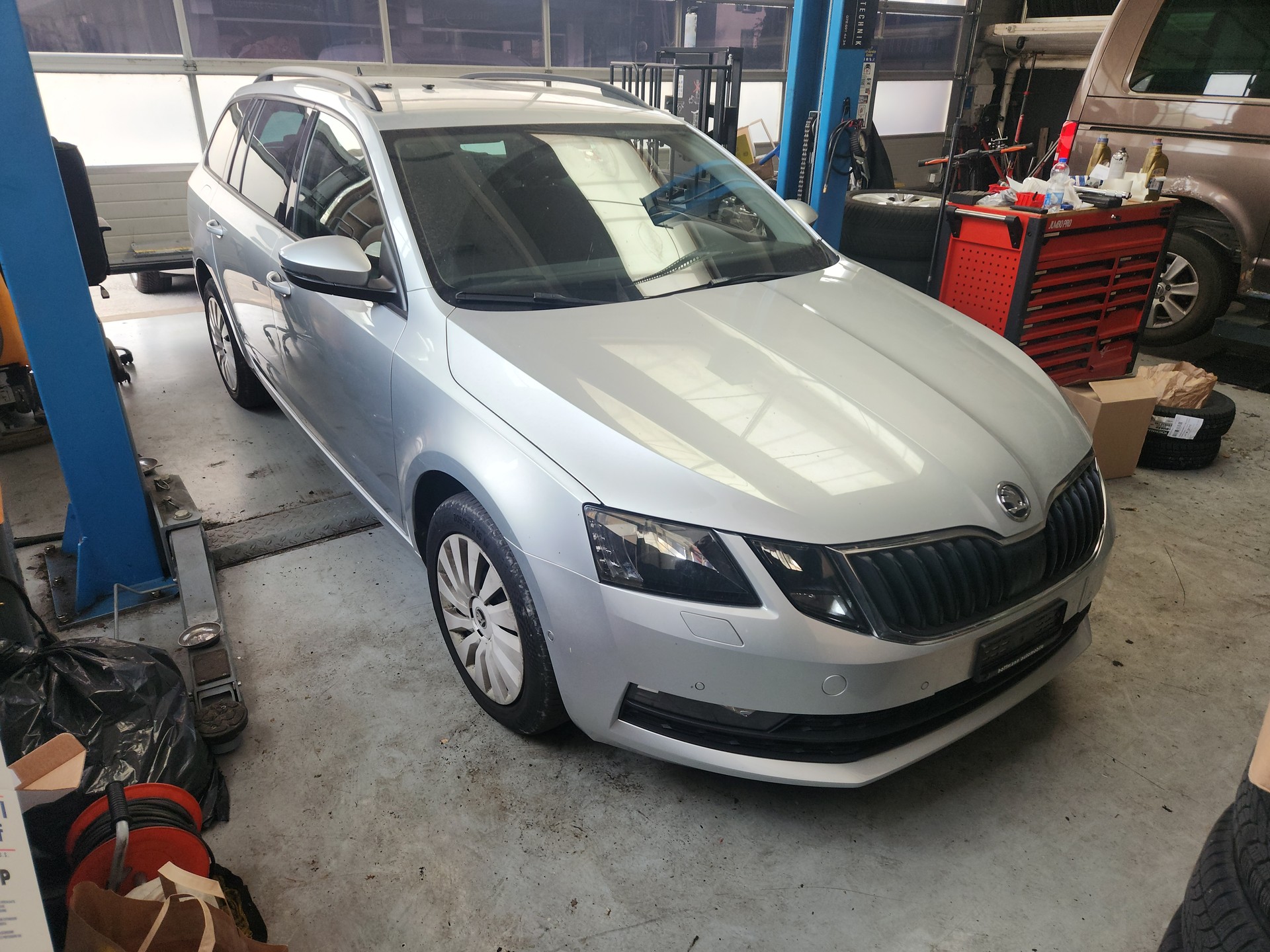 SKODA Octavia Combi 2.0 TDI Ambition 4x4 DSG-image-1