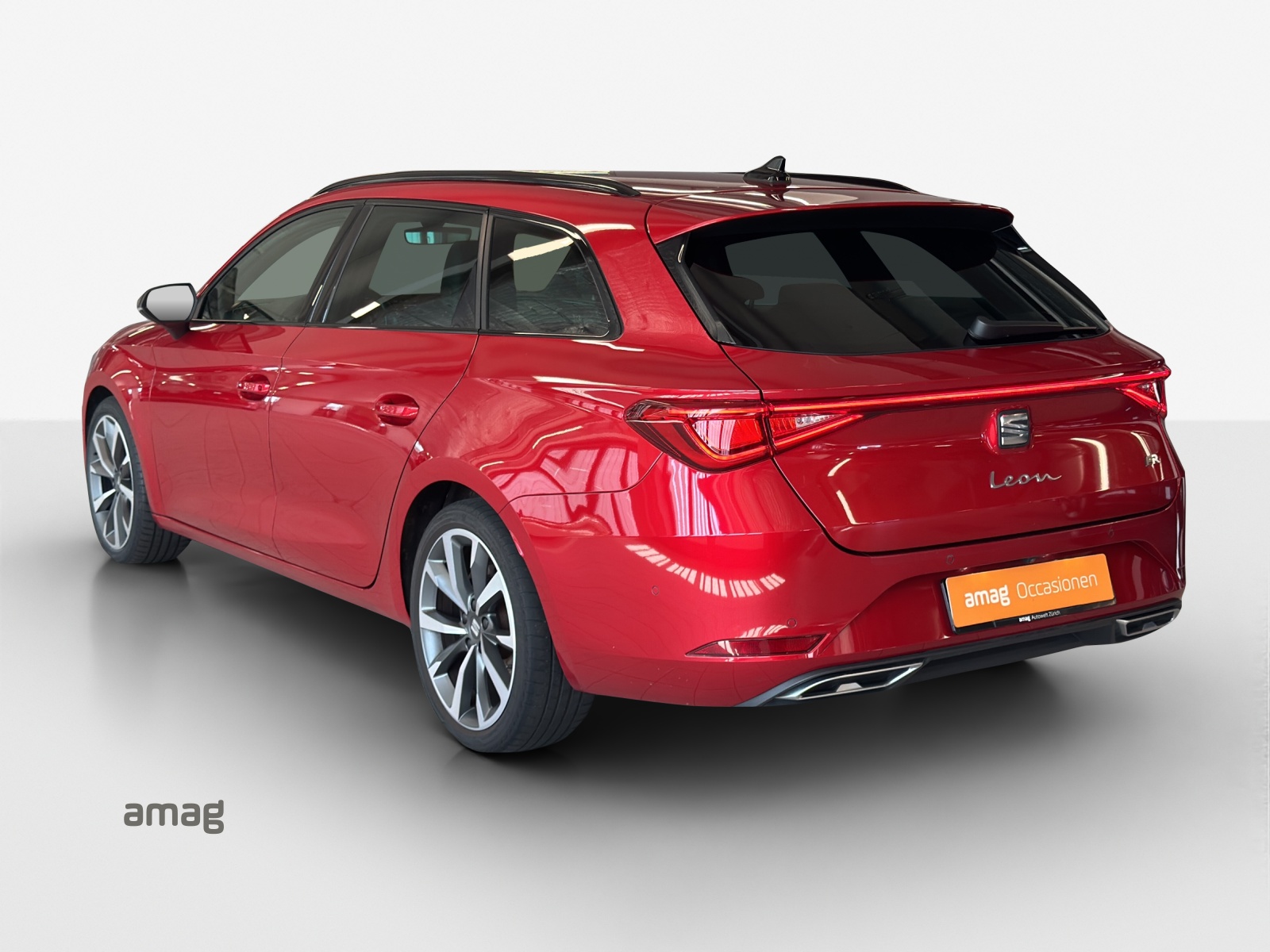 SEAT Leon ST 1.5 eTSI mHEV DSG FR-image-2