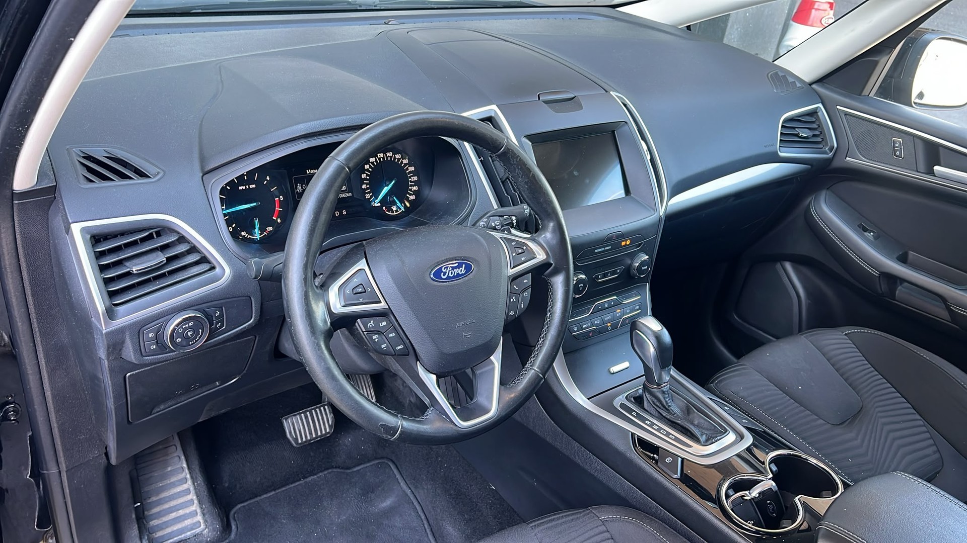 FORD S-Max 2.0 TDCi Trend AWD PoweShift-image-9
