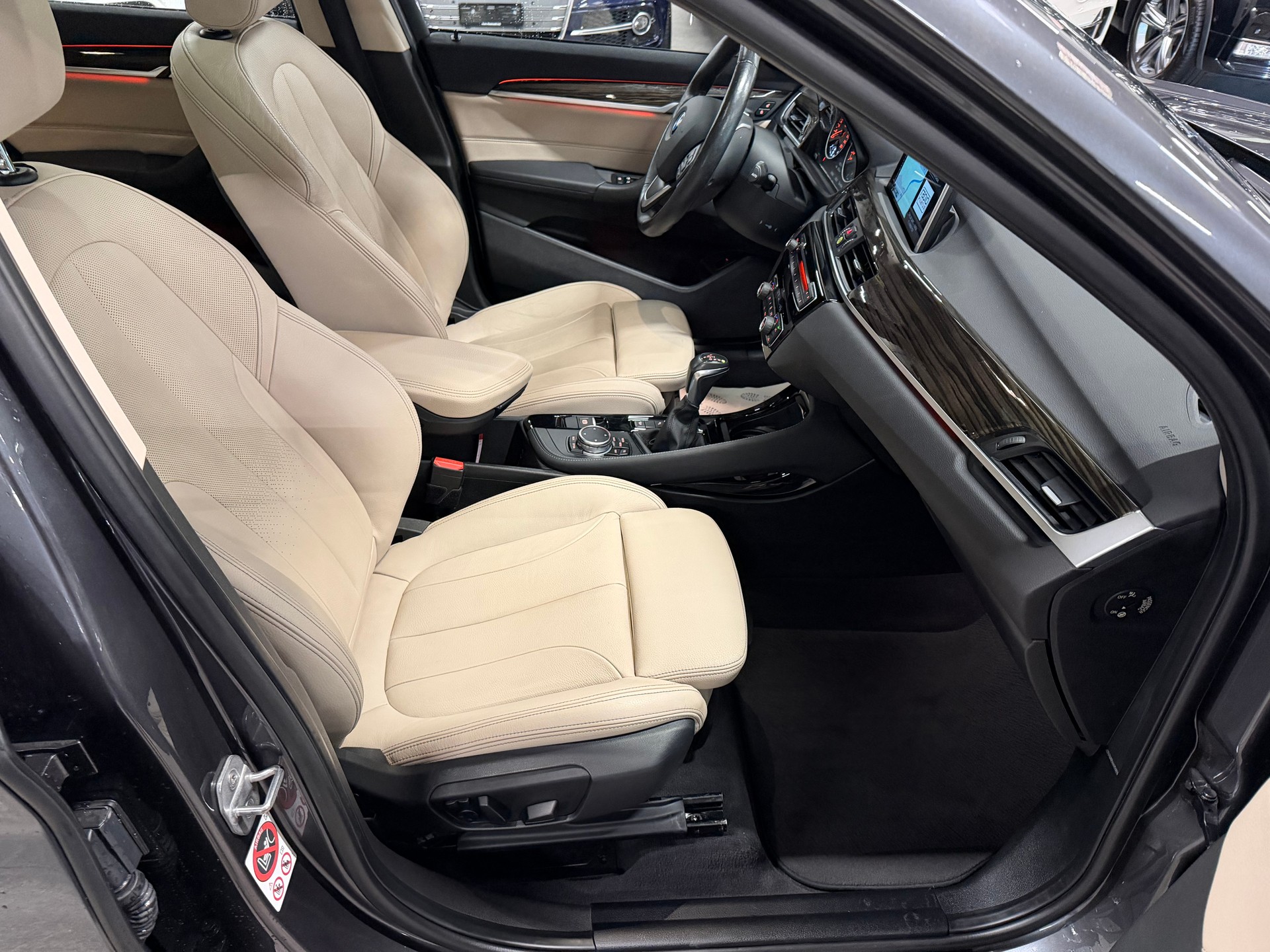BMW X1 xDrive 25i xLine Steptronic-image-18