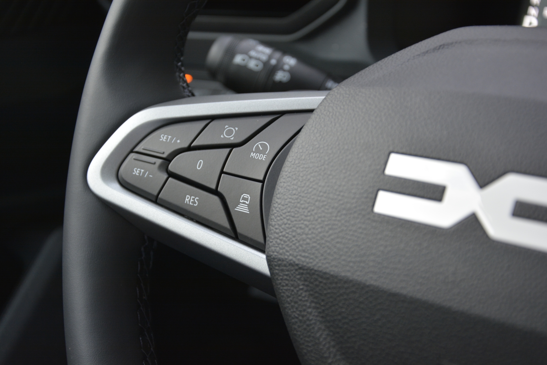 DACIA BIGSTER journey hybrid 150 4x4-image-12