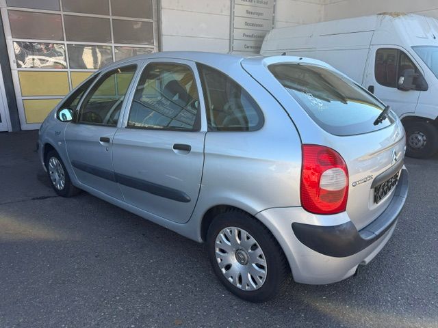 CITROEN Xsara Picasso 2.0i 16V SX Automatic-image-2