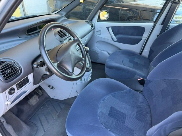CITROEN Xsara Picasso 2.0i 16V SX Automatic-image-7