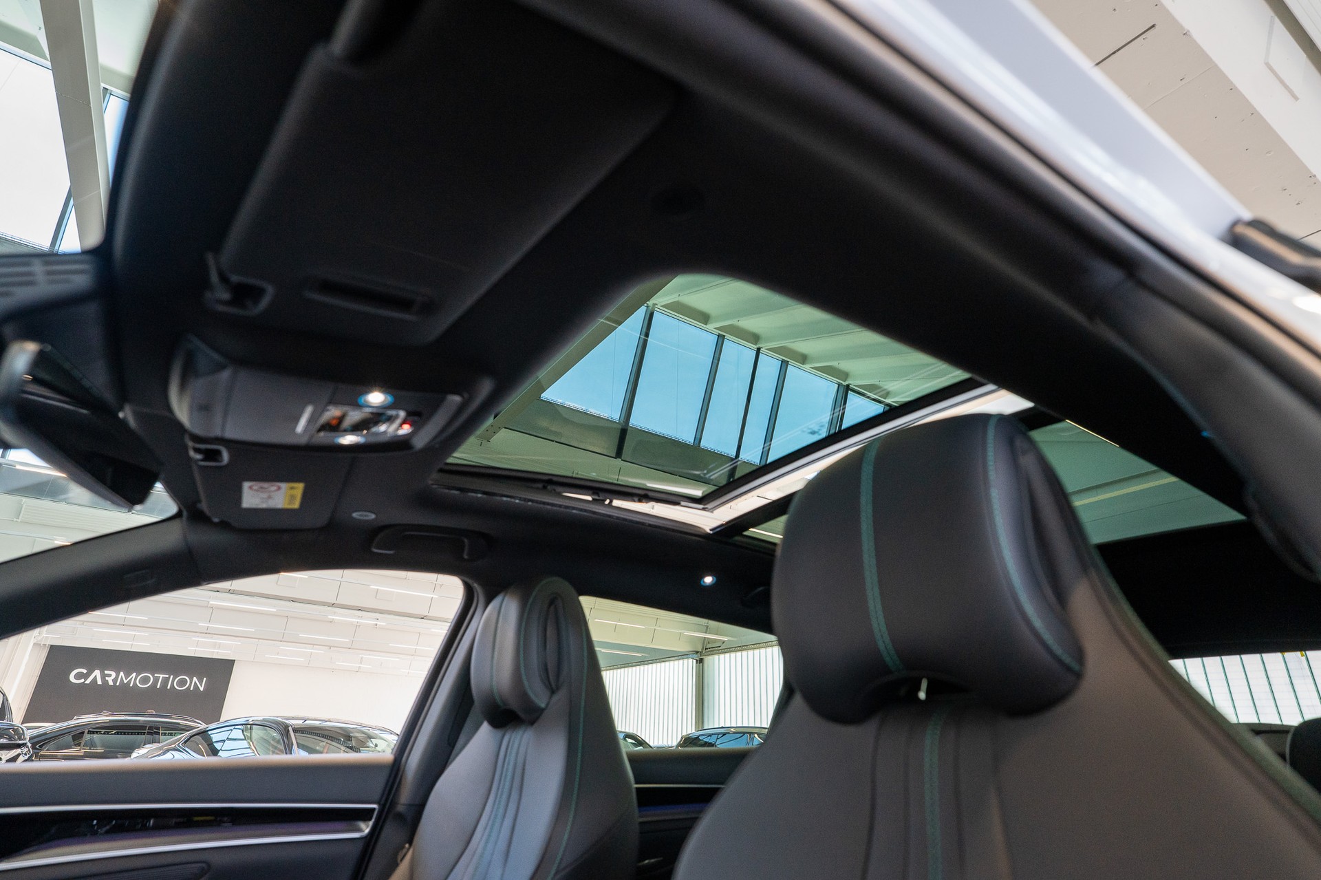 BYD Seal U DM-i Design AWD / Panorama / Head-Up Display / 360 Kamera-image-12
