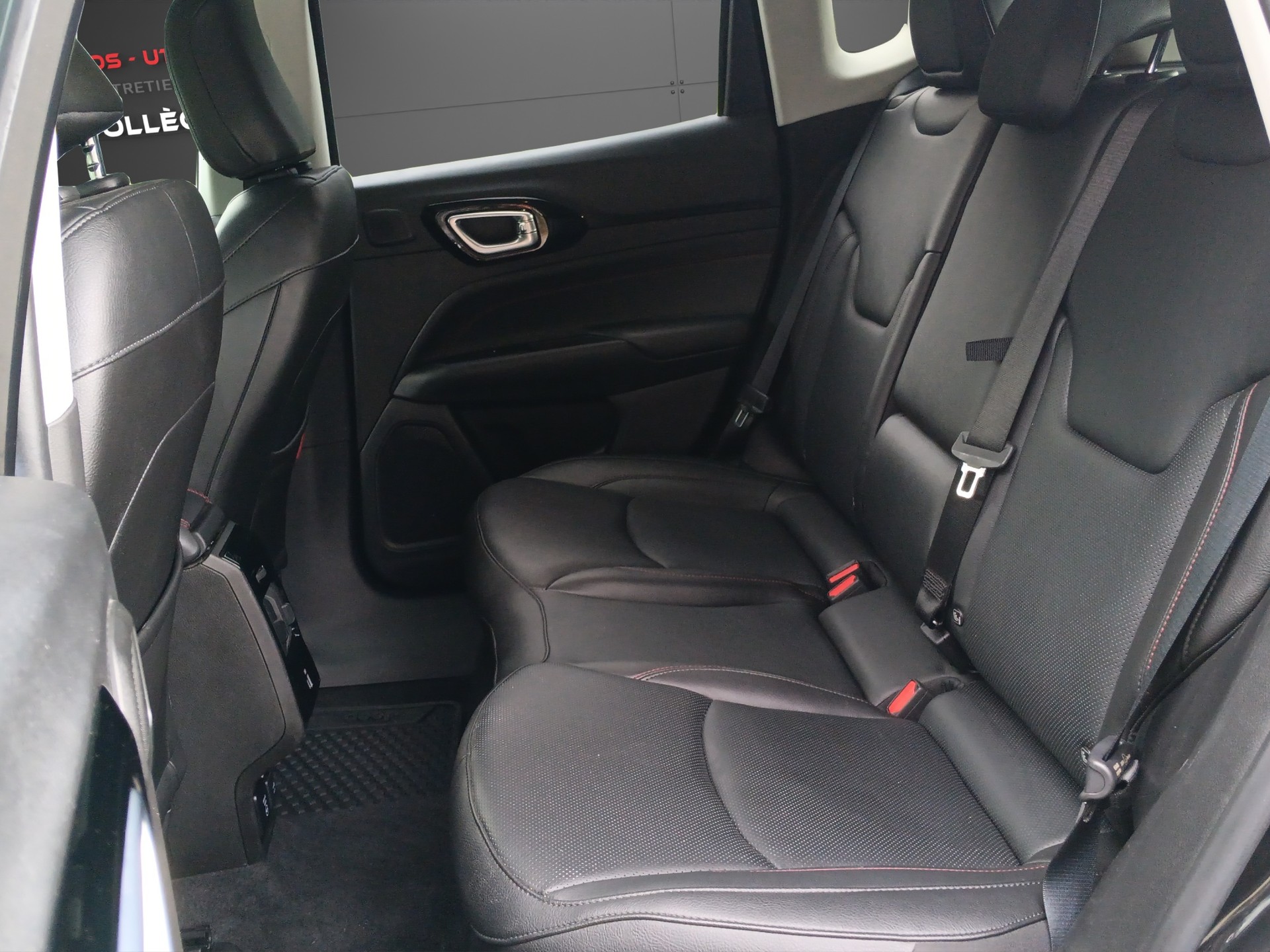 JEEP Compass 1.3 T PHEV Trailhawk AWD-image-14