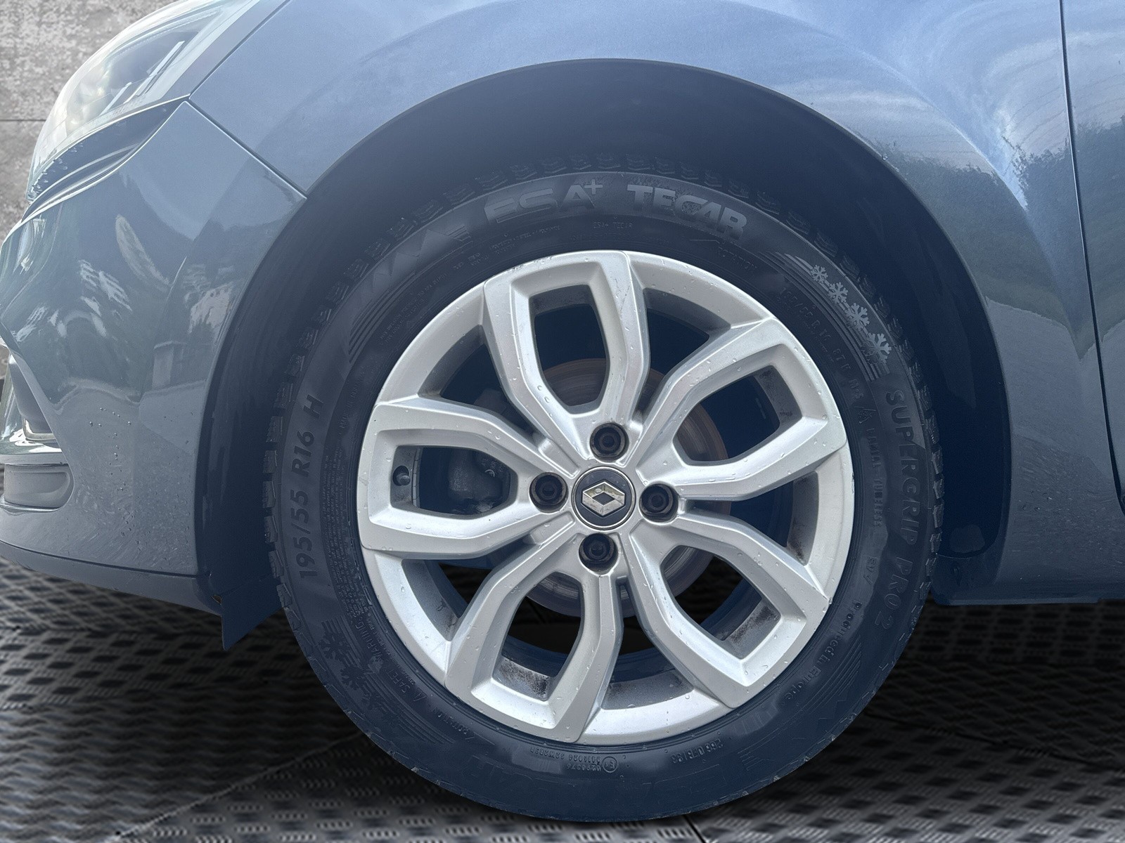 RENAULT Clio 1.2 16V T Intens EDC-image-7