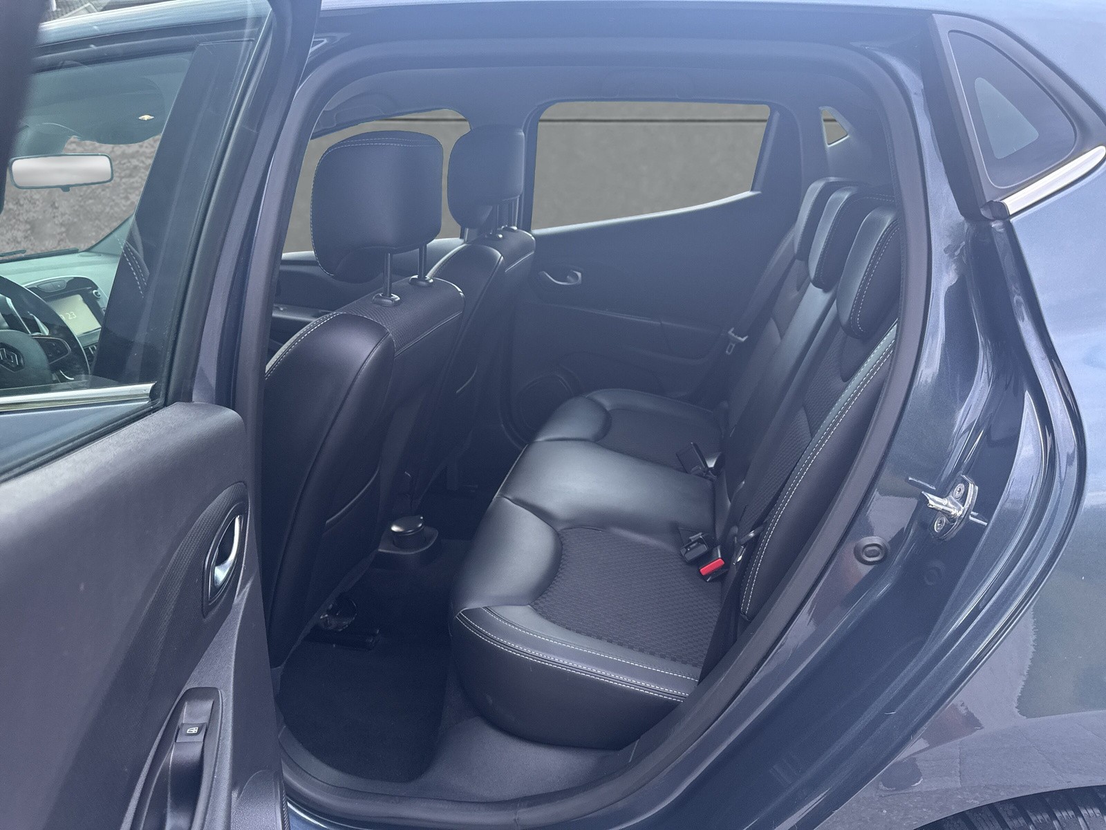 RENAULT Clio 1.2 16V T Intens EDC-image-10