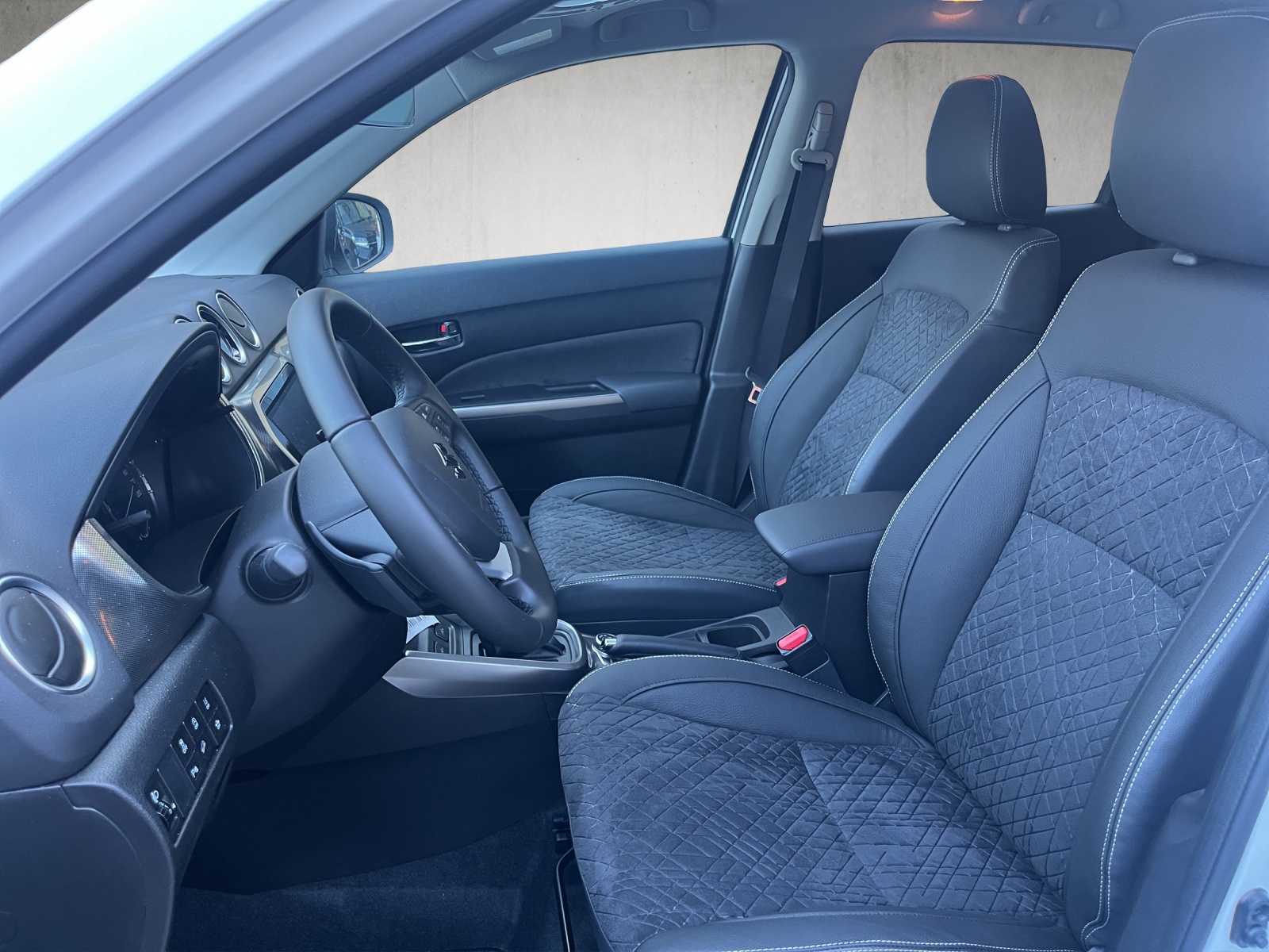 SUZUKI Vitara 1.4 Boosterjet Sakura Top 4x4 Hybrid Automatic-image-6