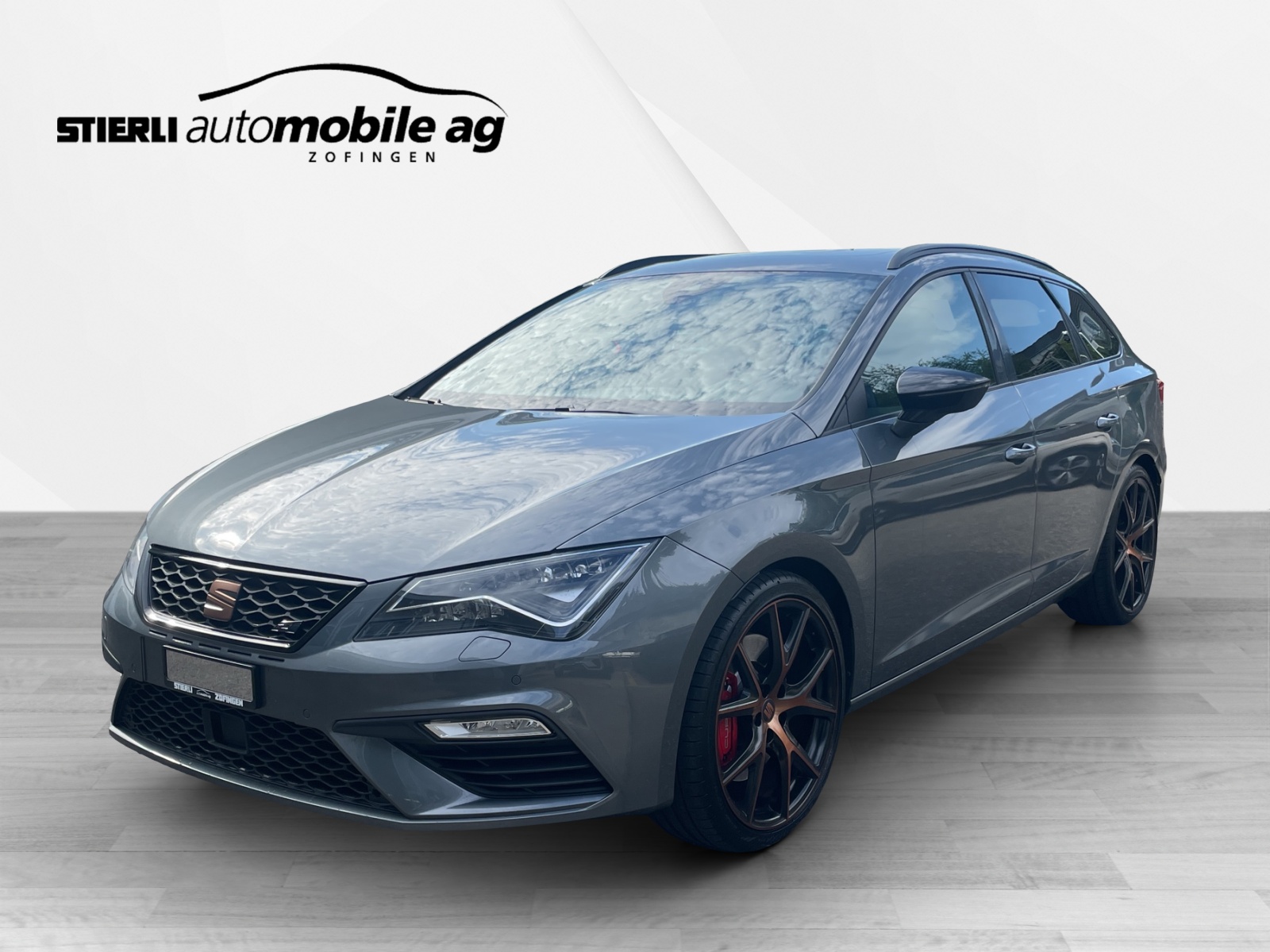 SEAT Leon ST 2.0 TSI 300 Cupra 4Drive DSG-image-0