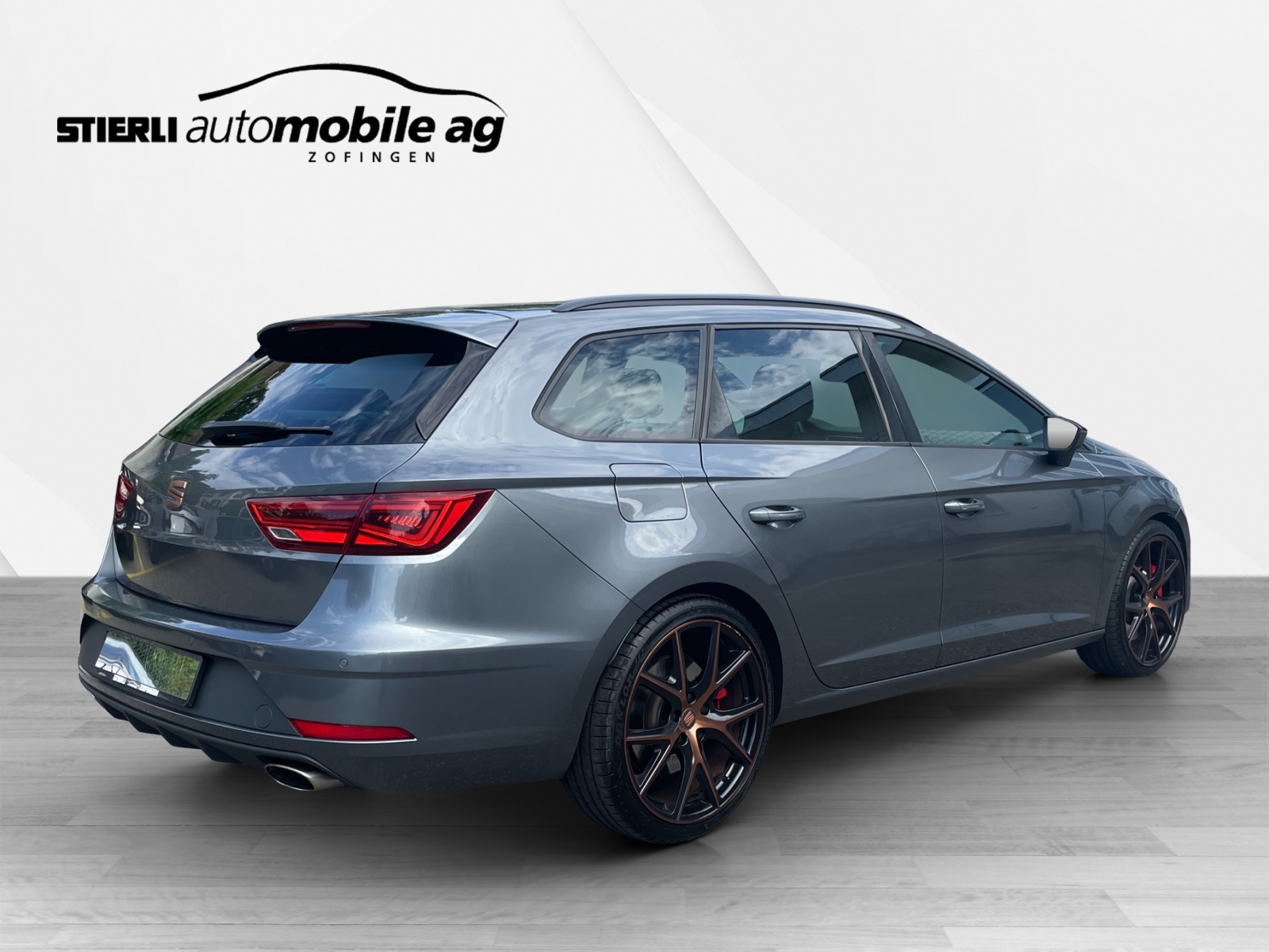 SEAT Leon ST 2.0 TSI 300 Cupra 4Drive DSG-image-4