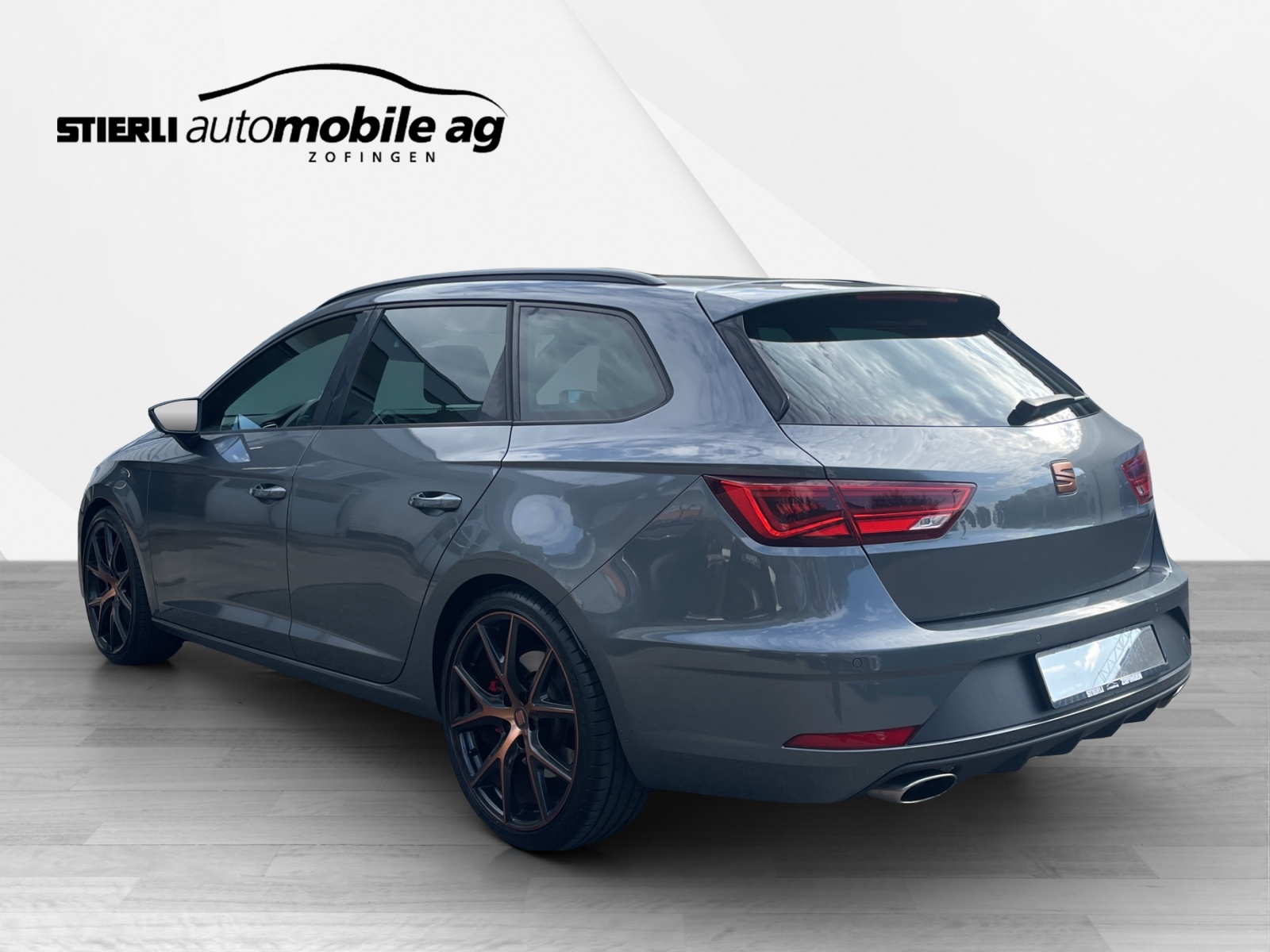 SEAT Leon ST 2.0 TSI 300 Cupra 4Drive DSG-image-6