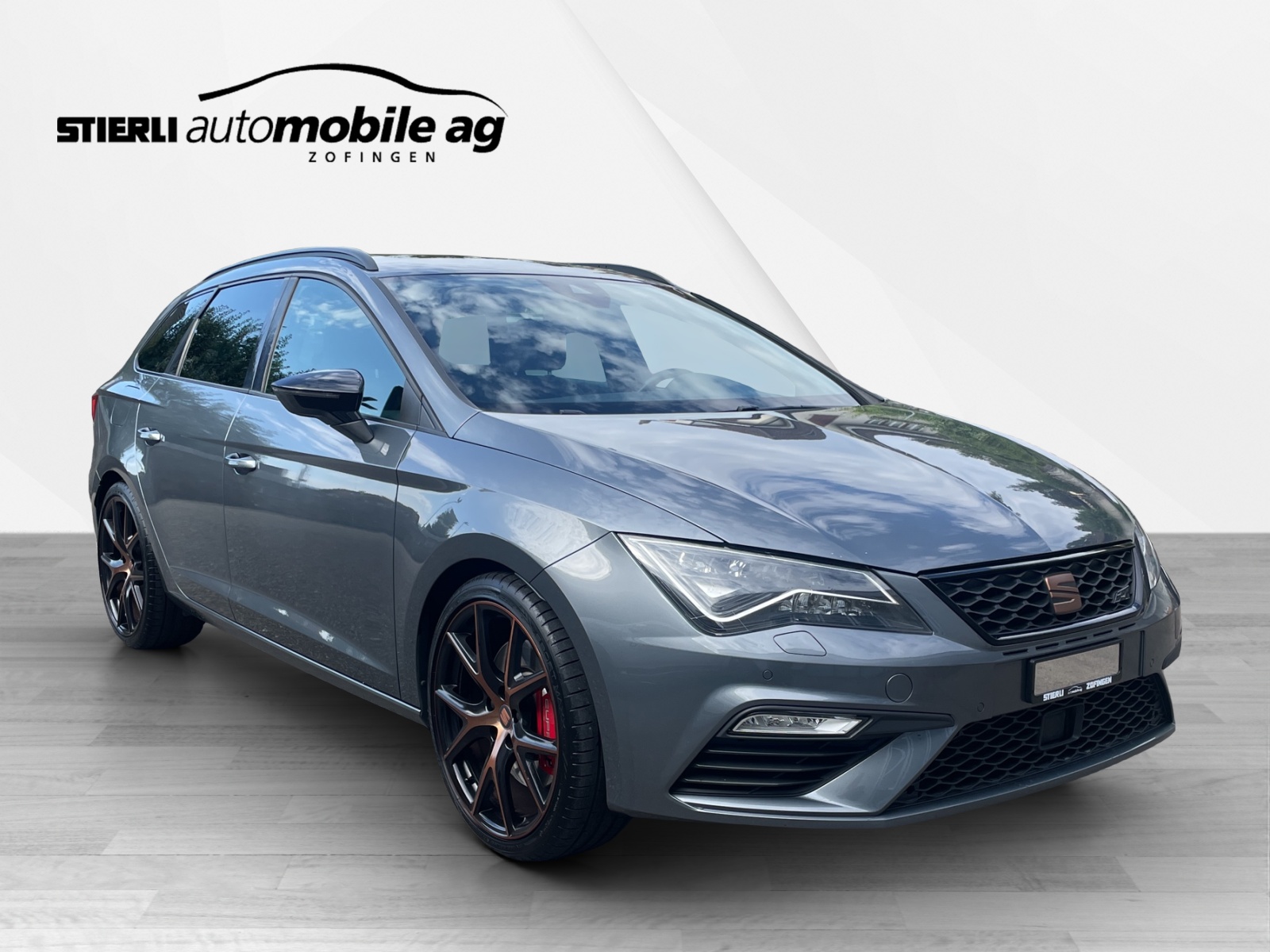 SEAT Leon ST 2.0 TSI 300 Cupra 4Drive DSG-image-2