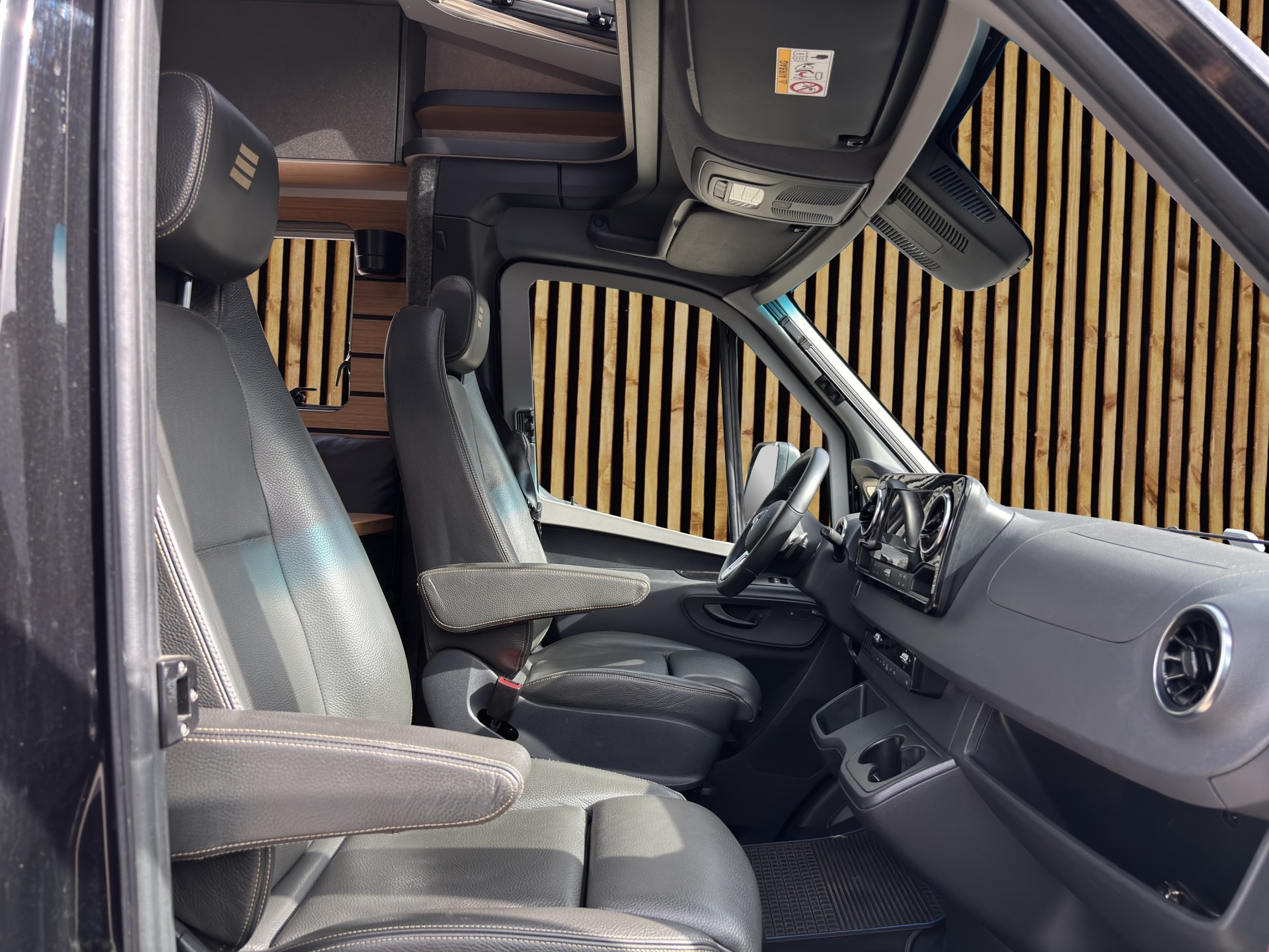 MERCEDES-BENZ Hymer MLT 580 4x4-image-4