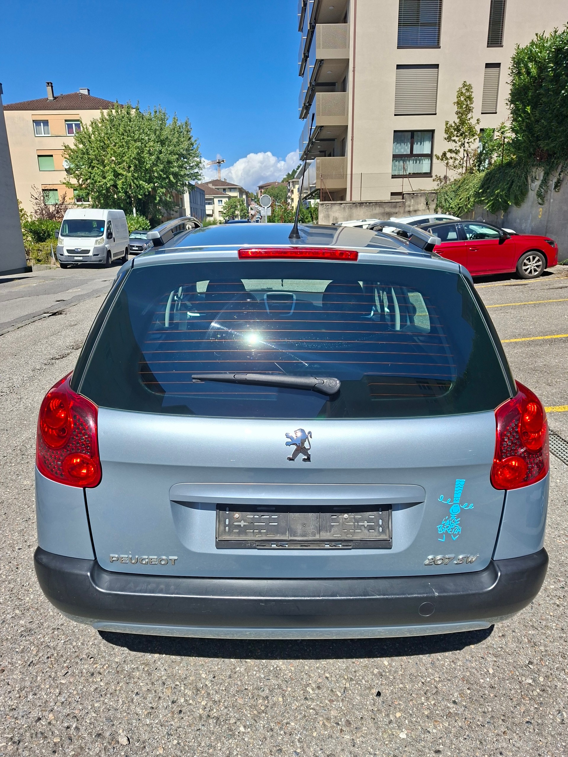 PEUGEOT 1.4 16V 95 Swiss Edition TC-image-4