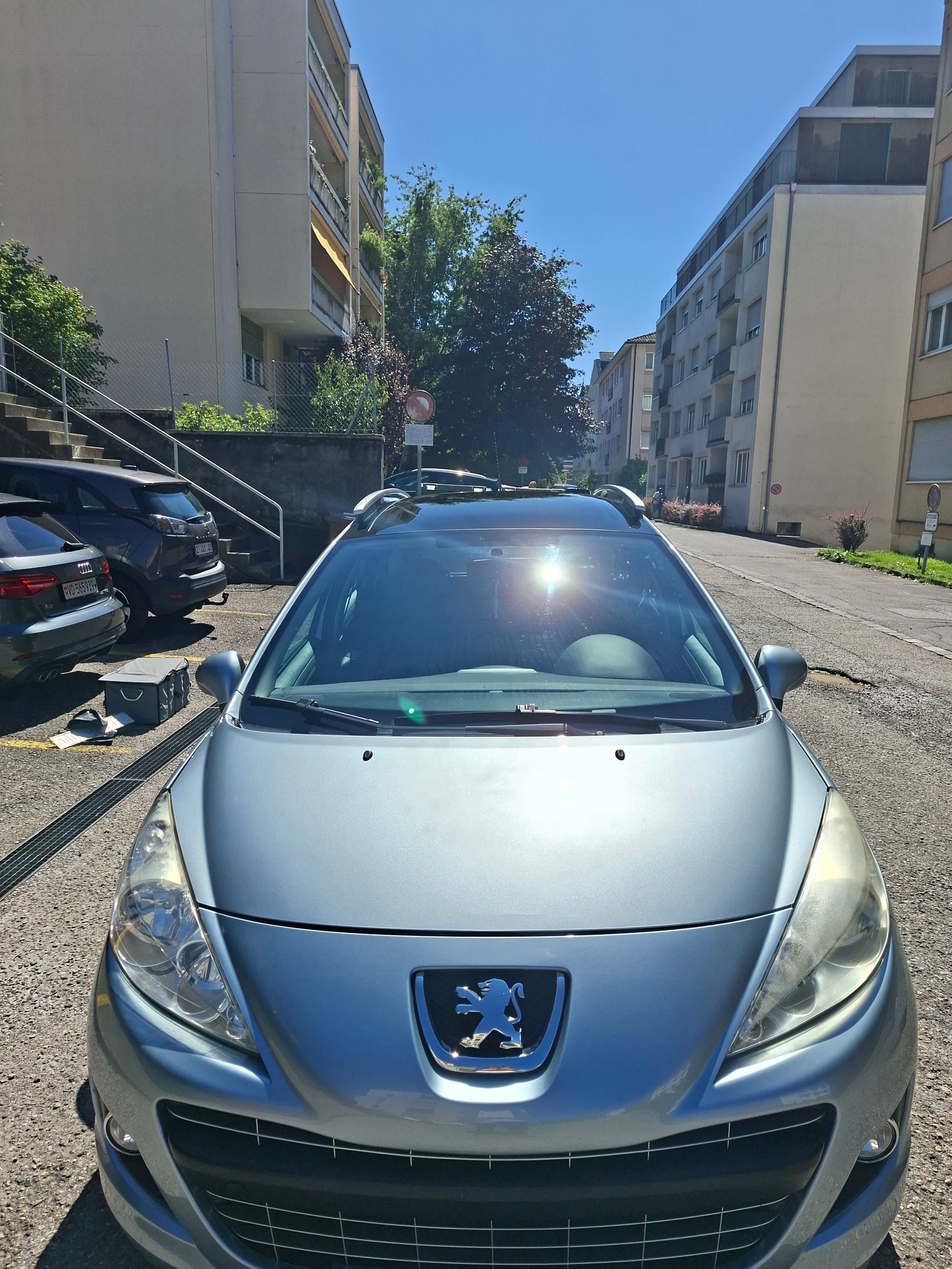 PEUGEOT 1.4 16V 95 Swiss Edition TC-image-5