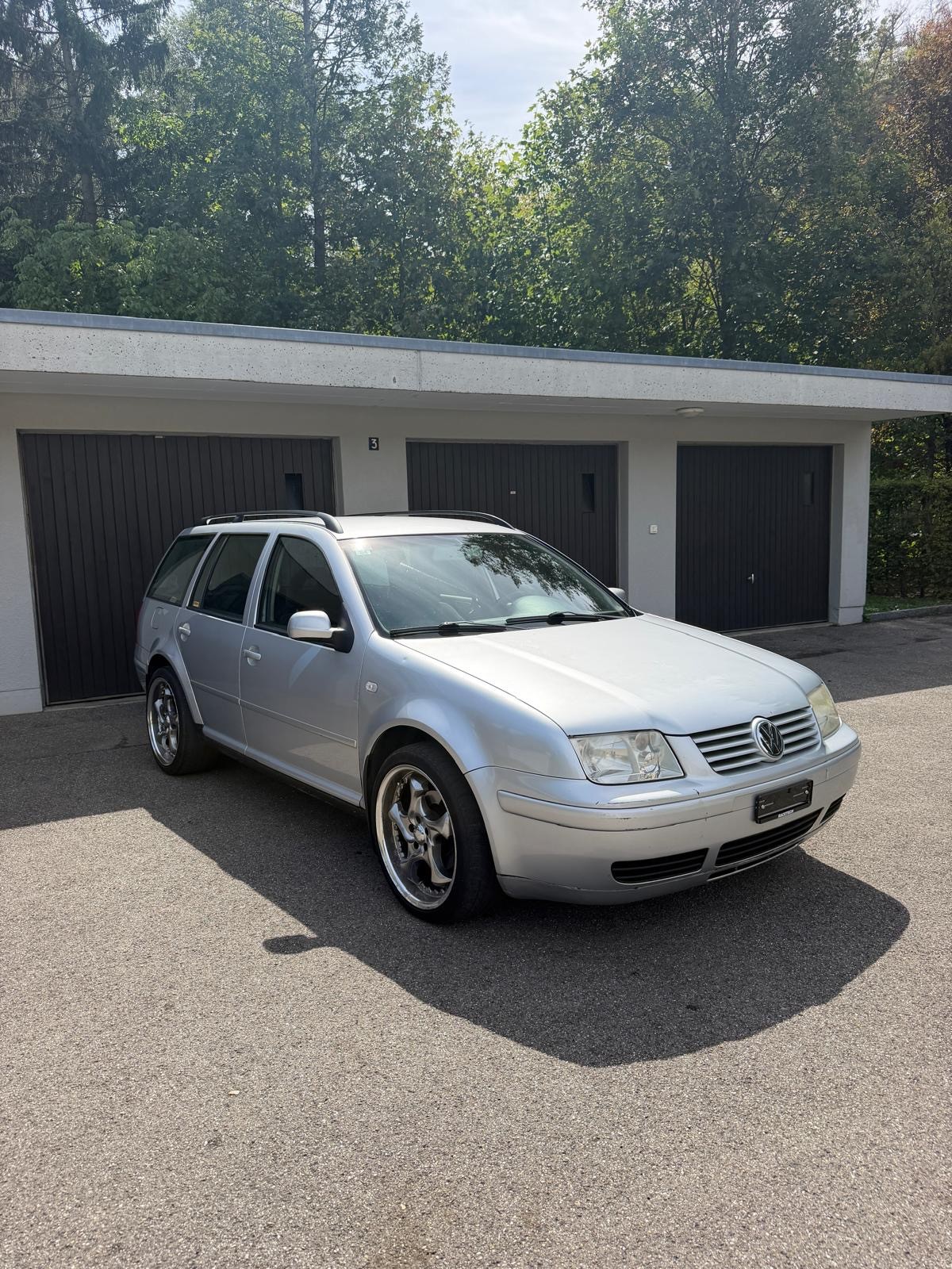 VW Bora Variant 1.9 TDI PD Highline-image-0