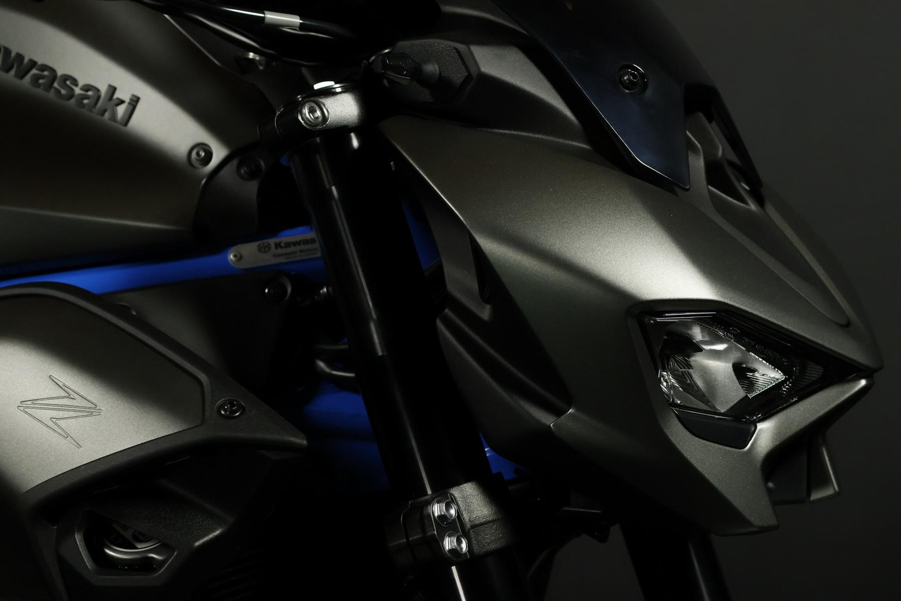 KAWASAKI KAWASAKI Z 900 (91/70/35 KW) *Blue Lagoon* Level 3-showroom-element-3