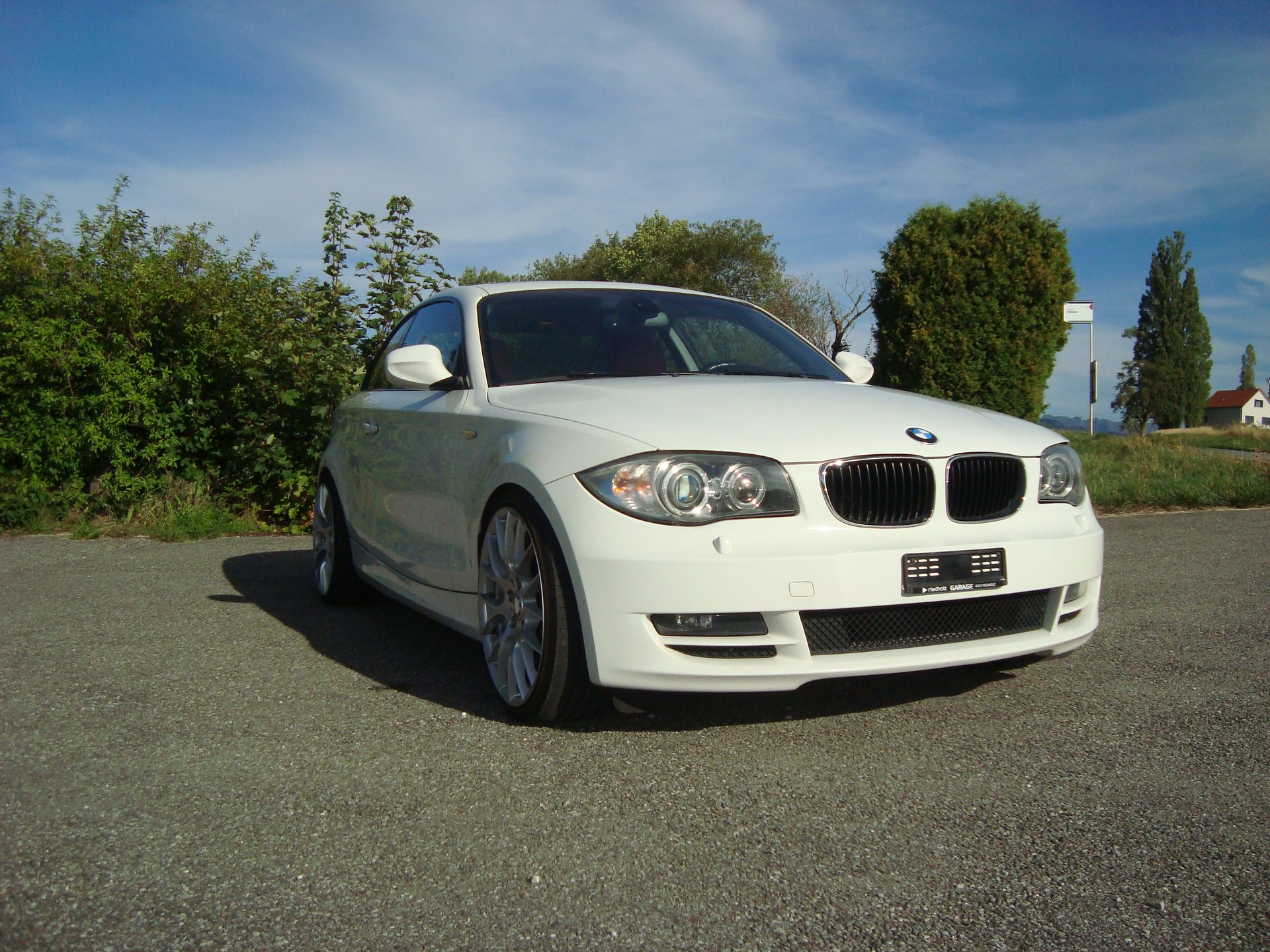 BMW 120i Coupé-image-1