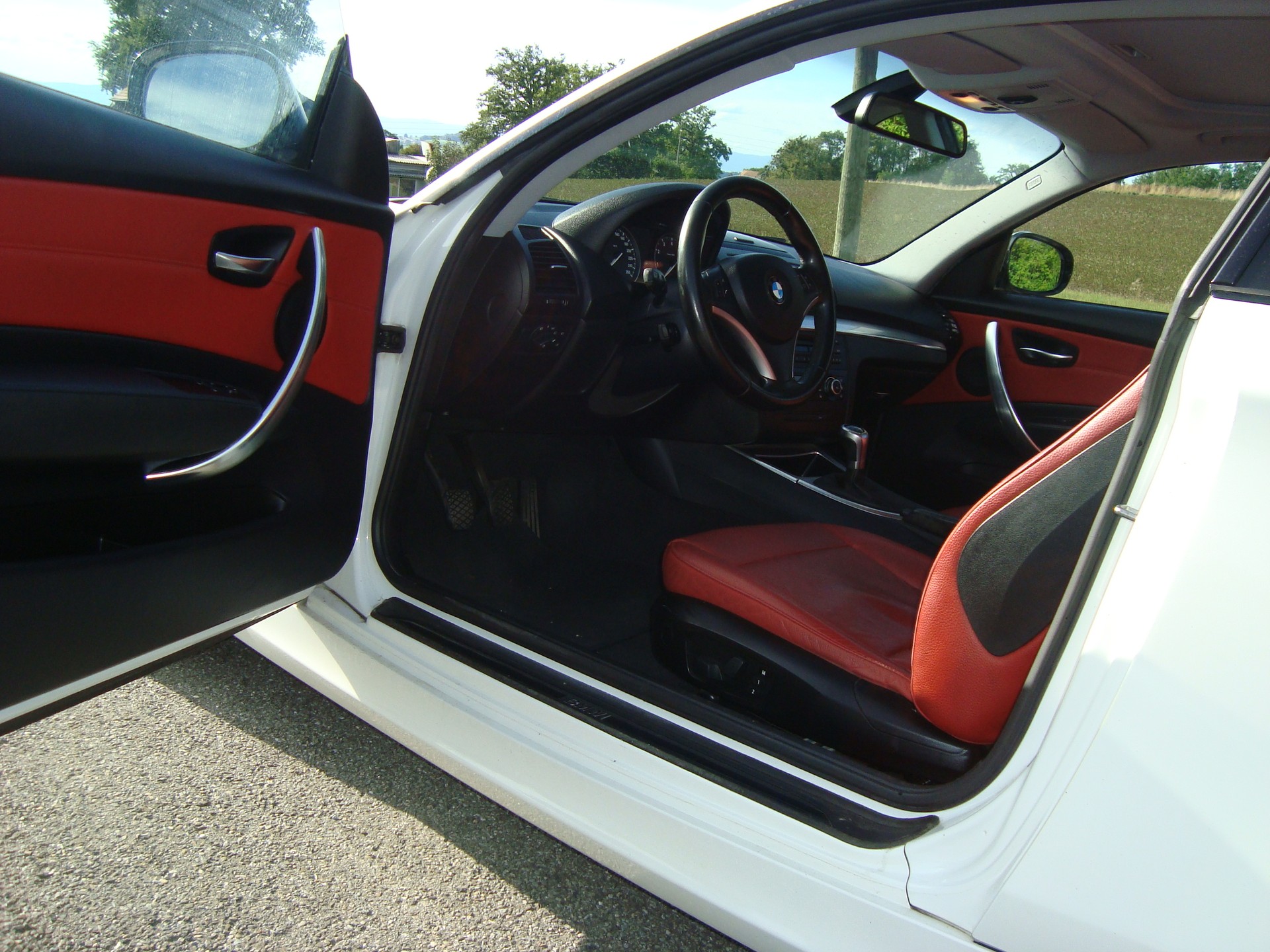 BMW 120i Coupé-image-7