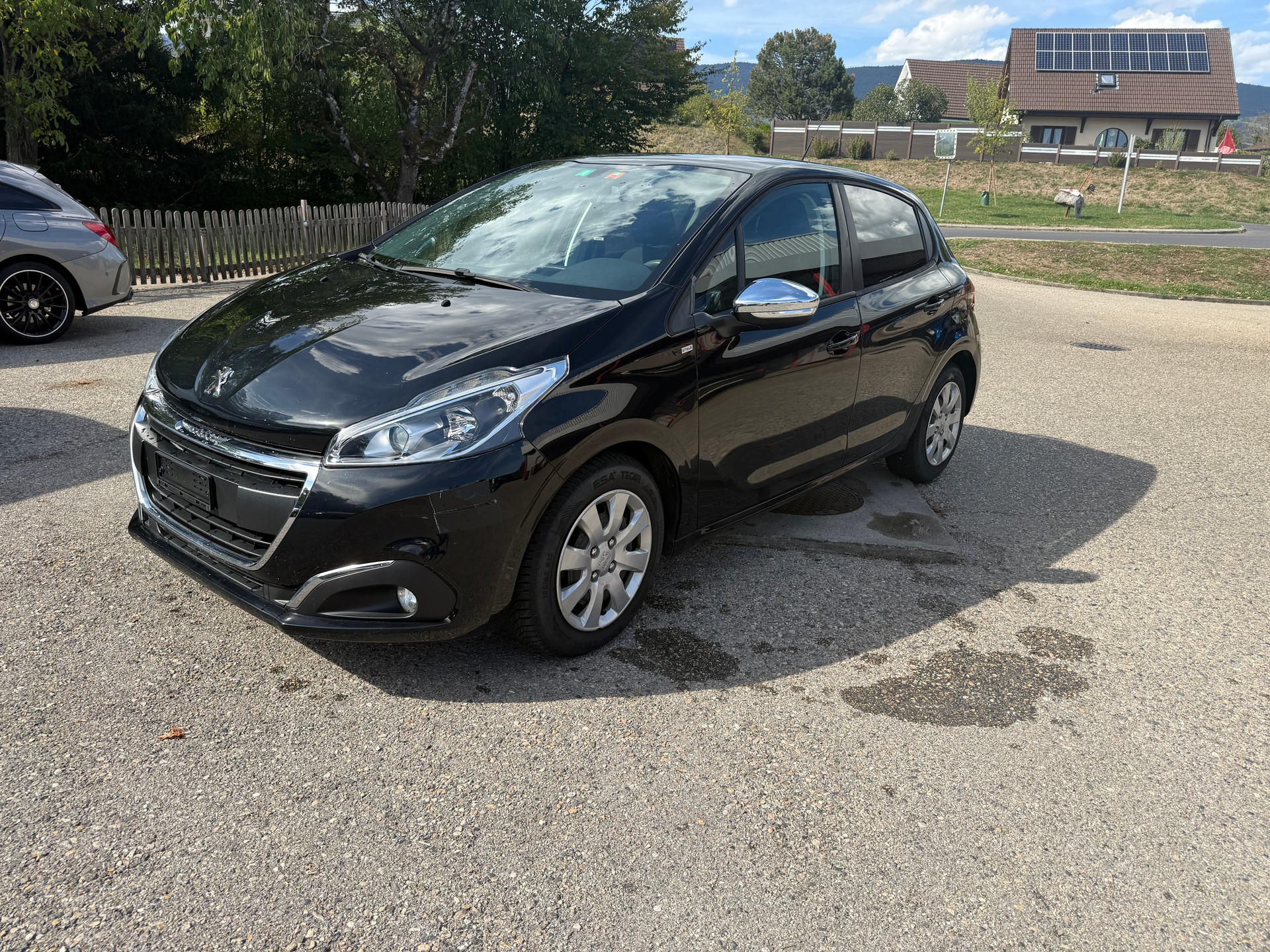 PEUGEOT 208 1.2 PureTech Style-image-2